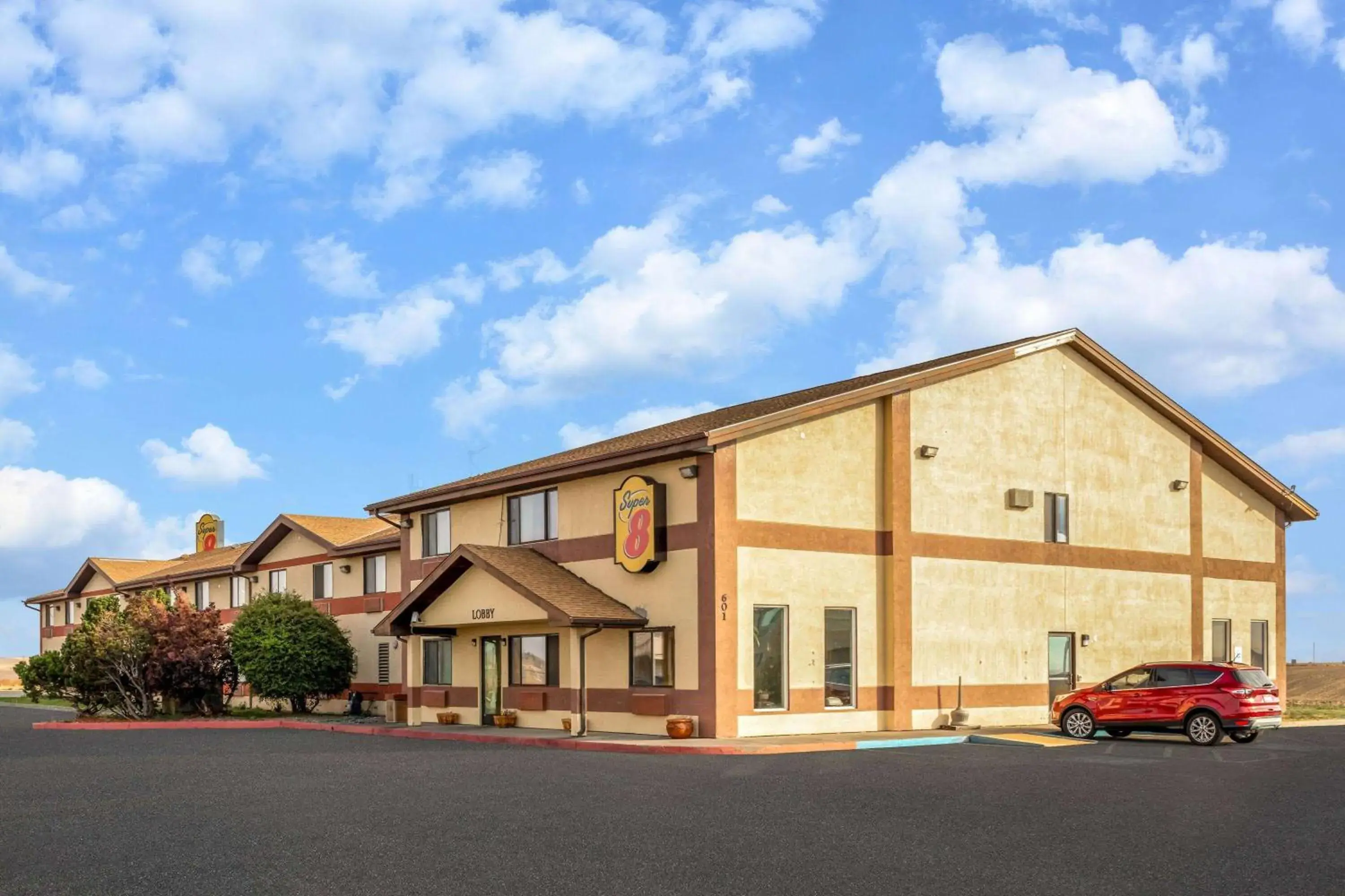 Property building in Super 8 by Wyndham Pendleton Property building in Super 8 by Wyndham Pendleton