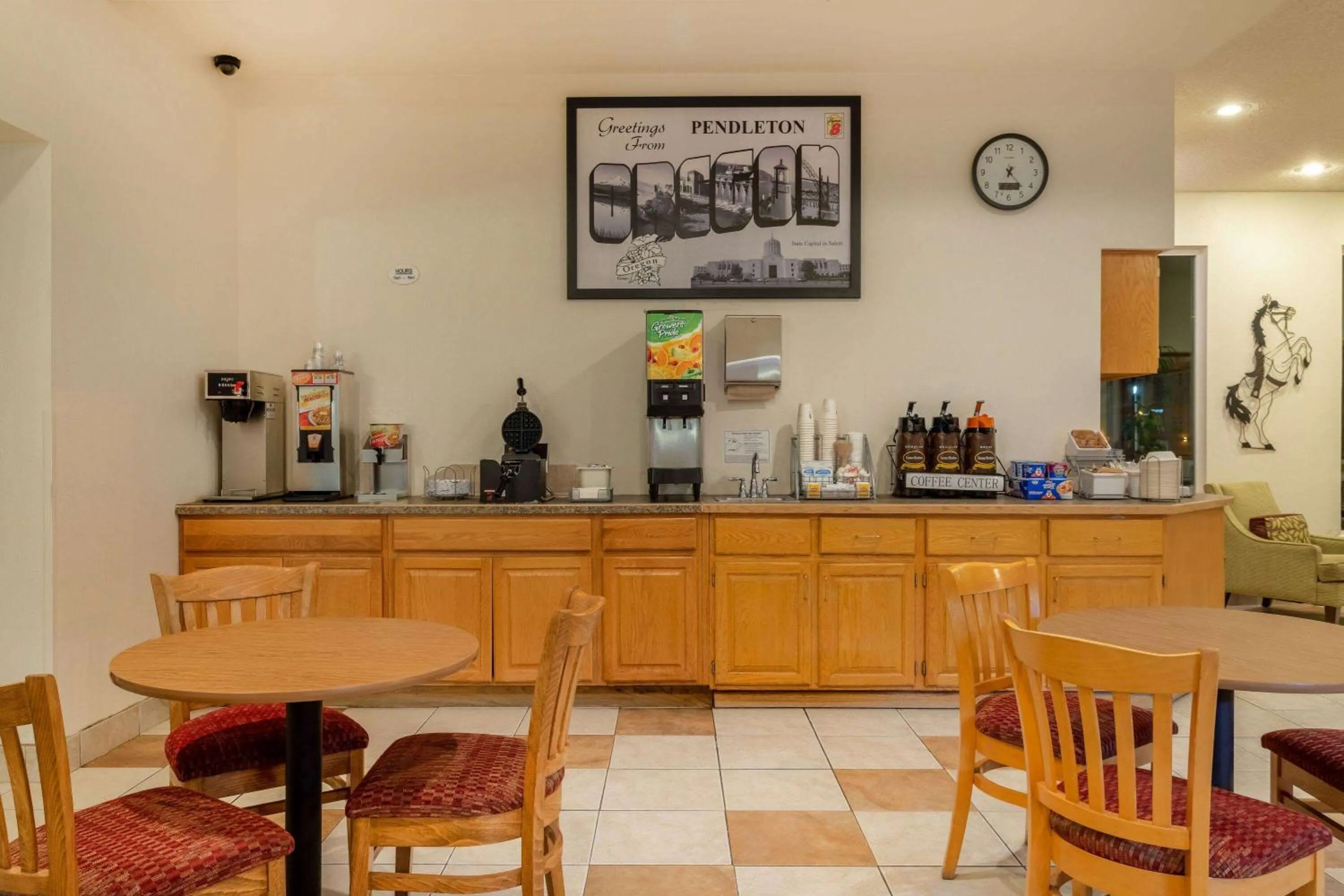 Breakfast in Super 8 by Wyndham Pendleton