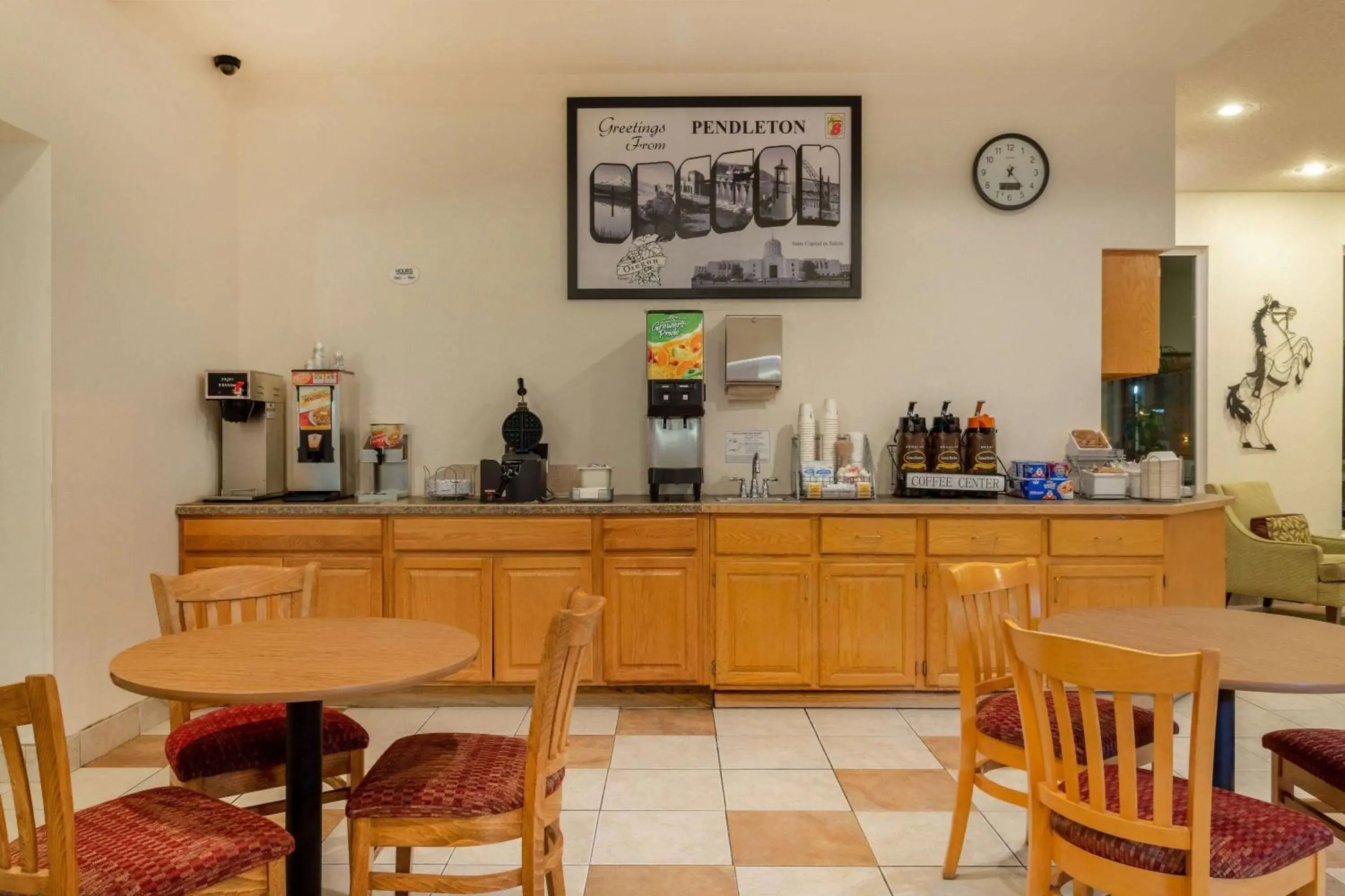 Breakfast in Super 8 by Wyndham Pendleton Breakfast in Super 8 by Wyndham Pendleton