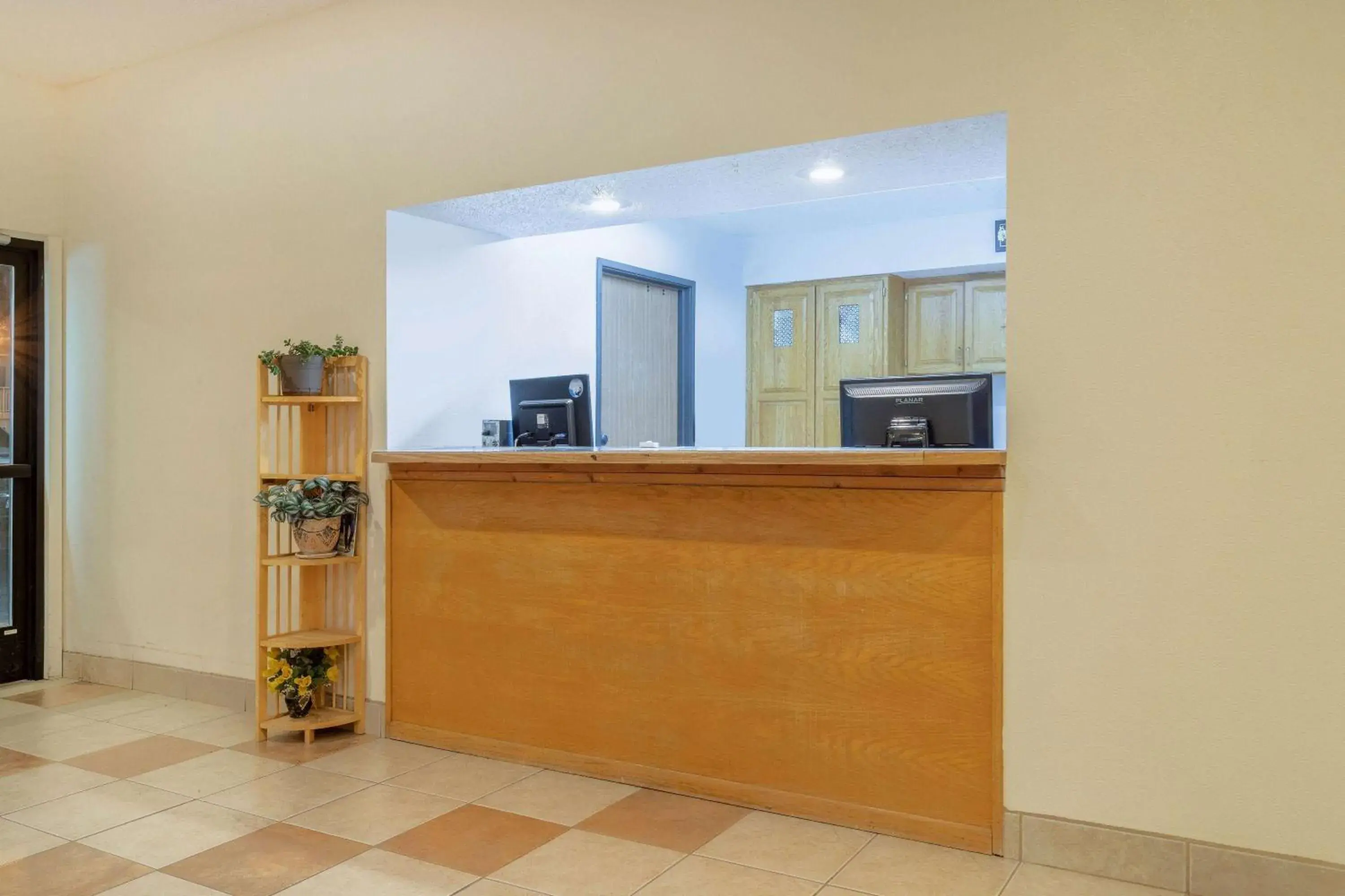 Lobby or reception in Super 8 by Wyndham Pendleton Lobby or reception in Super 8 by Wyndham Pendleton