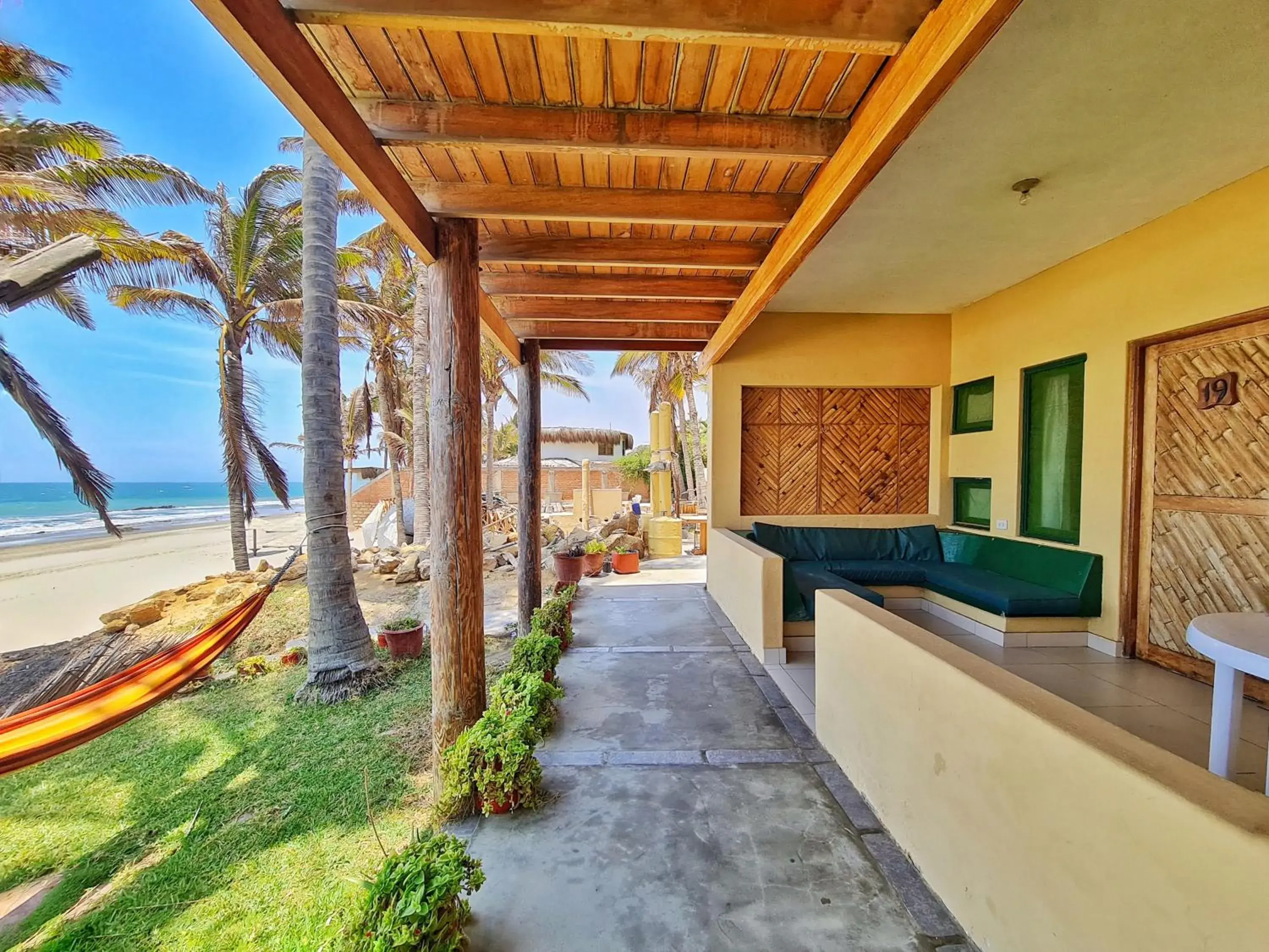 Family Room with Sea View in Mancora Beach Hotel Family Room with Sea View in Mancora Beach Hotel
