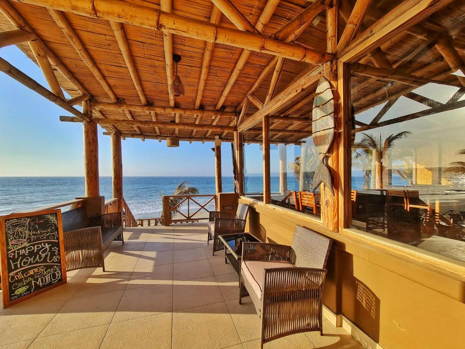 Lounge or bar in Mancora Beach Hotel