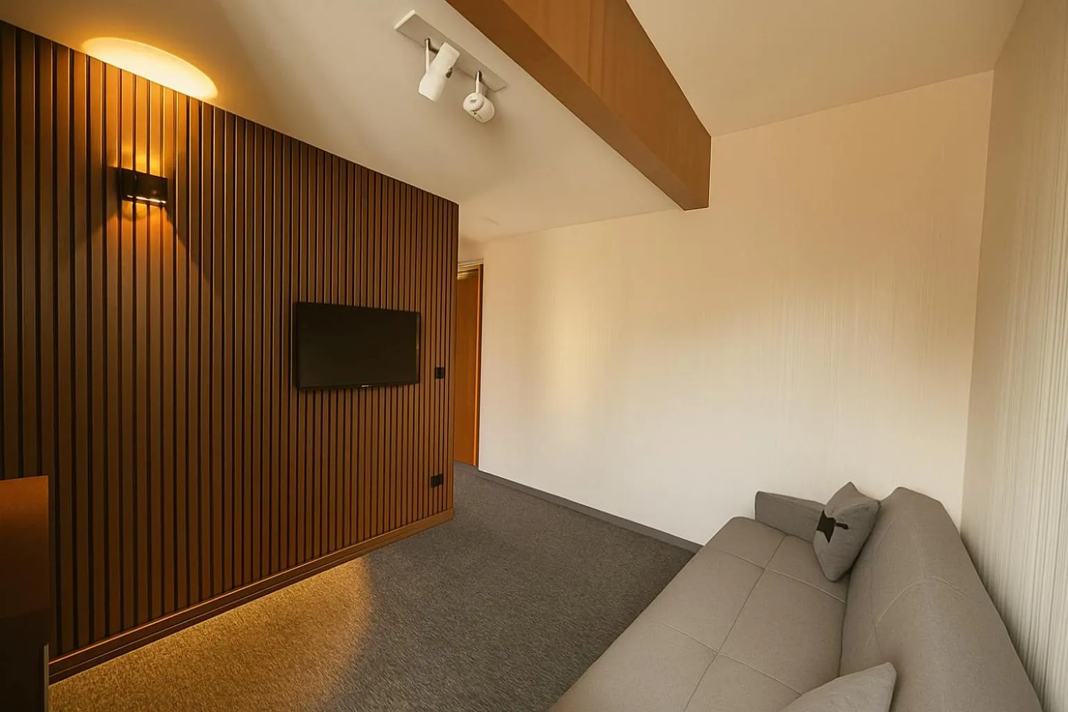 Communal lounge/ TV room in Black Art Otel