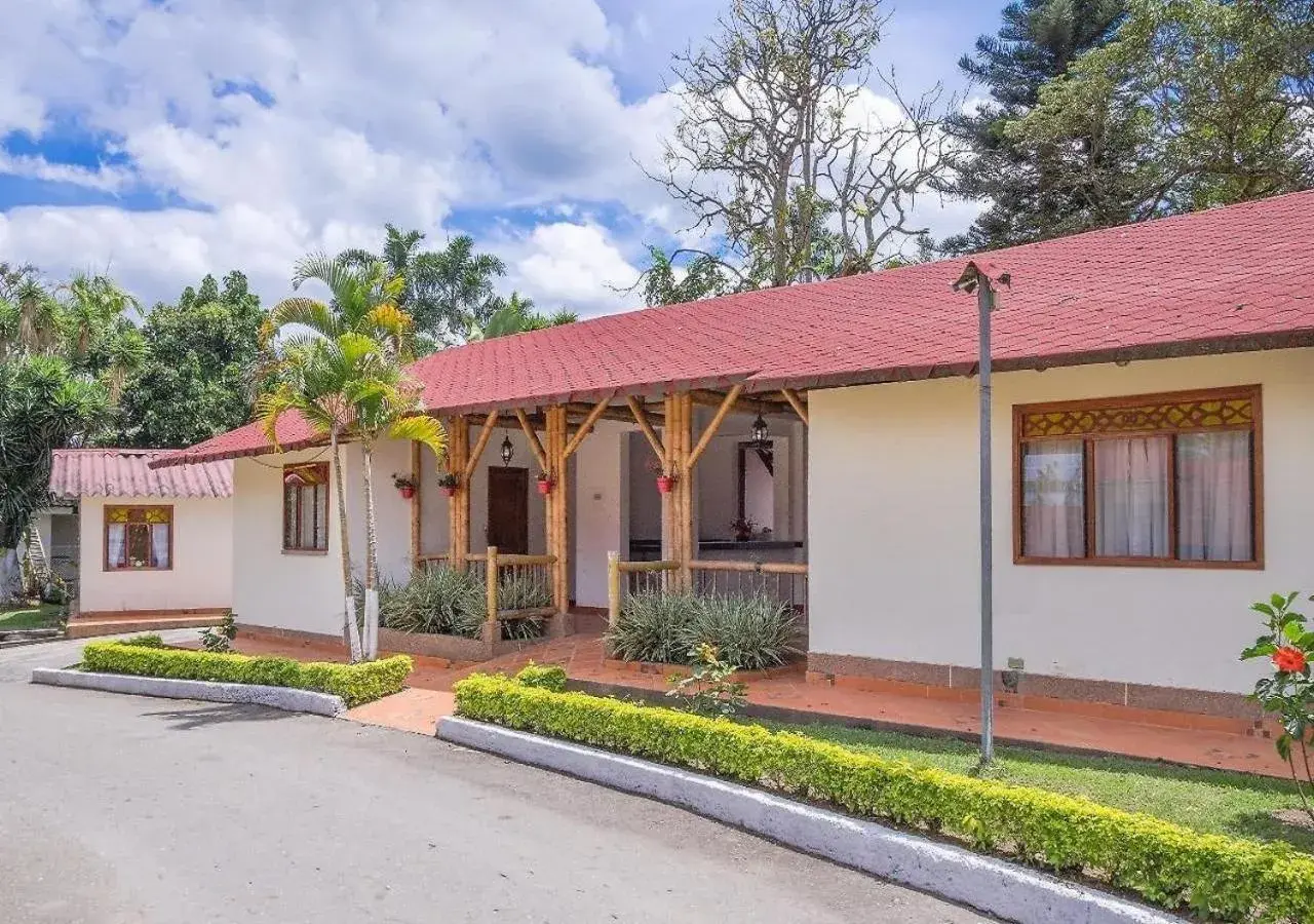 Triple Room with Private Bathroom in Finca Hotel Santaleja Triple Room with Private Bathroom in Finca Hotel Santaleja