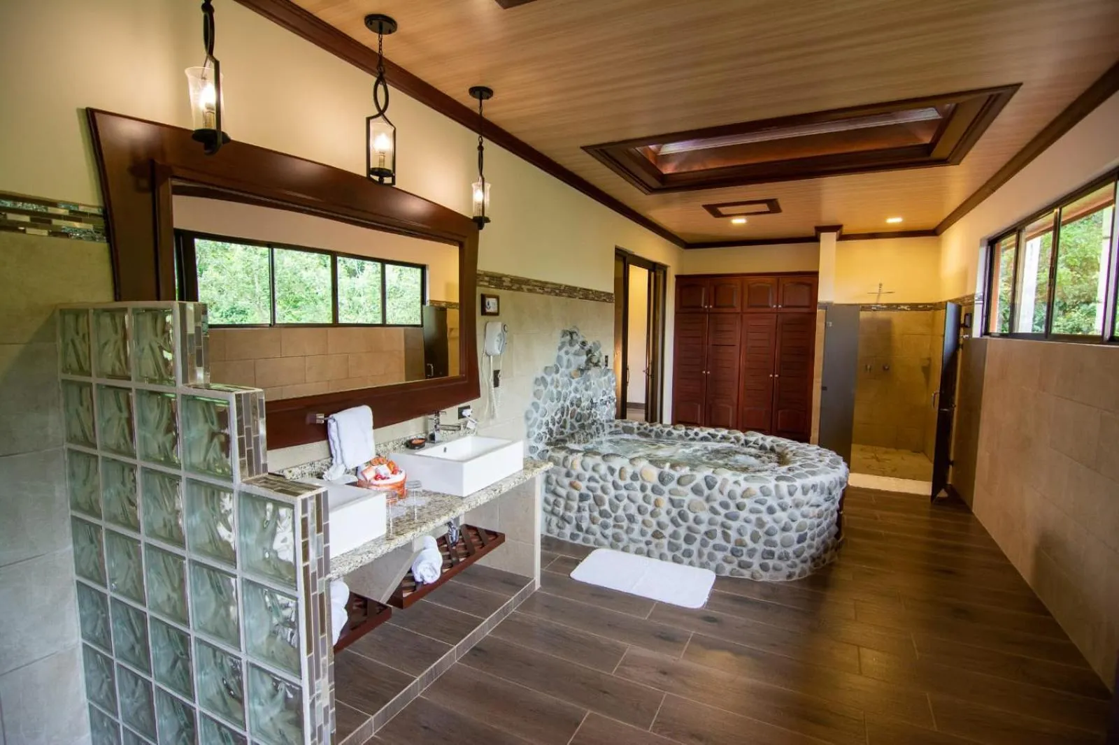Bathroom, Bed in Hotel Arenal Springs Resort & Spa
