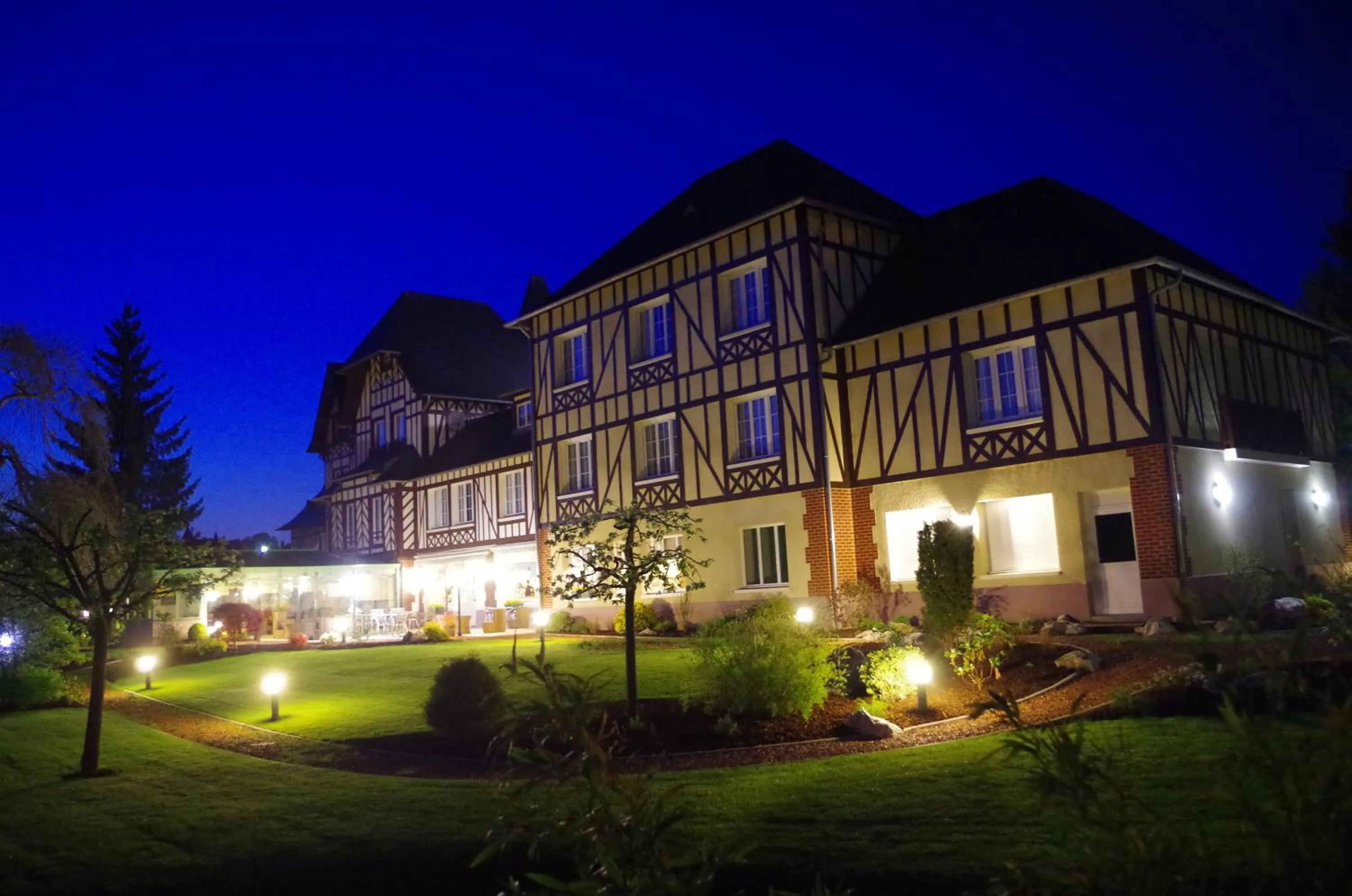 Logis Hôtel & Restaurant La Villa des Houx