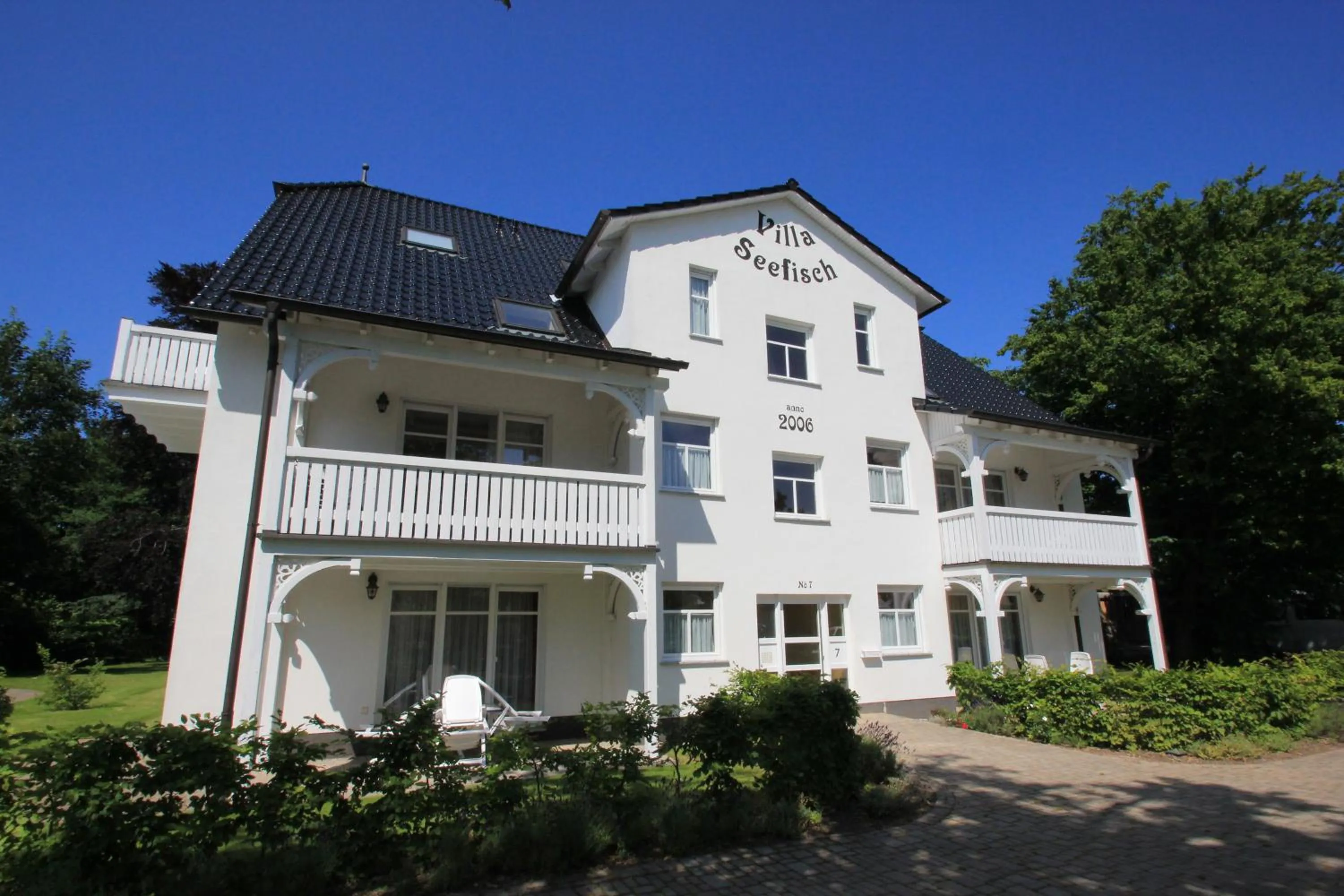 Facade/entrance in Villa Seefisch