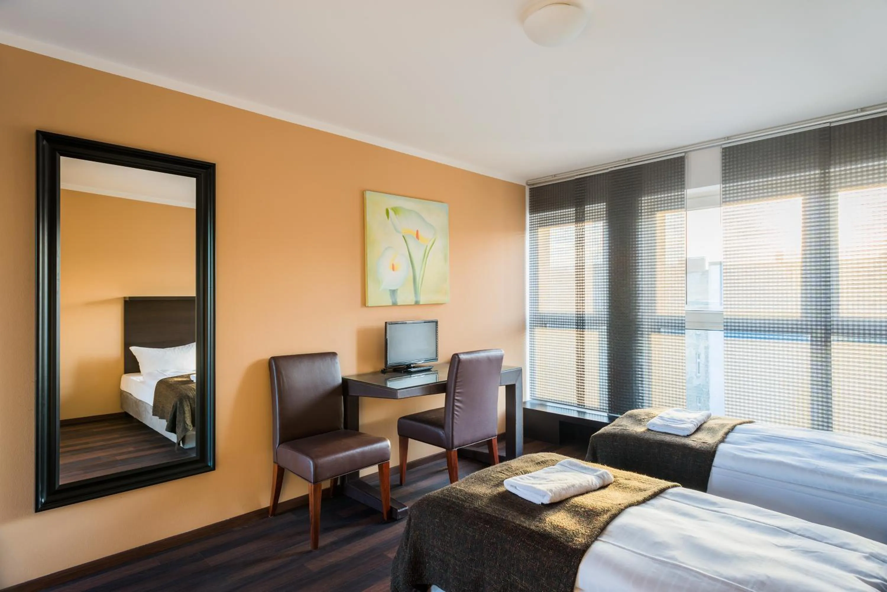 Photo of the whole room, Bed in Apple City Hotel