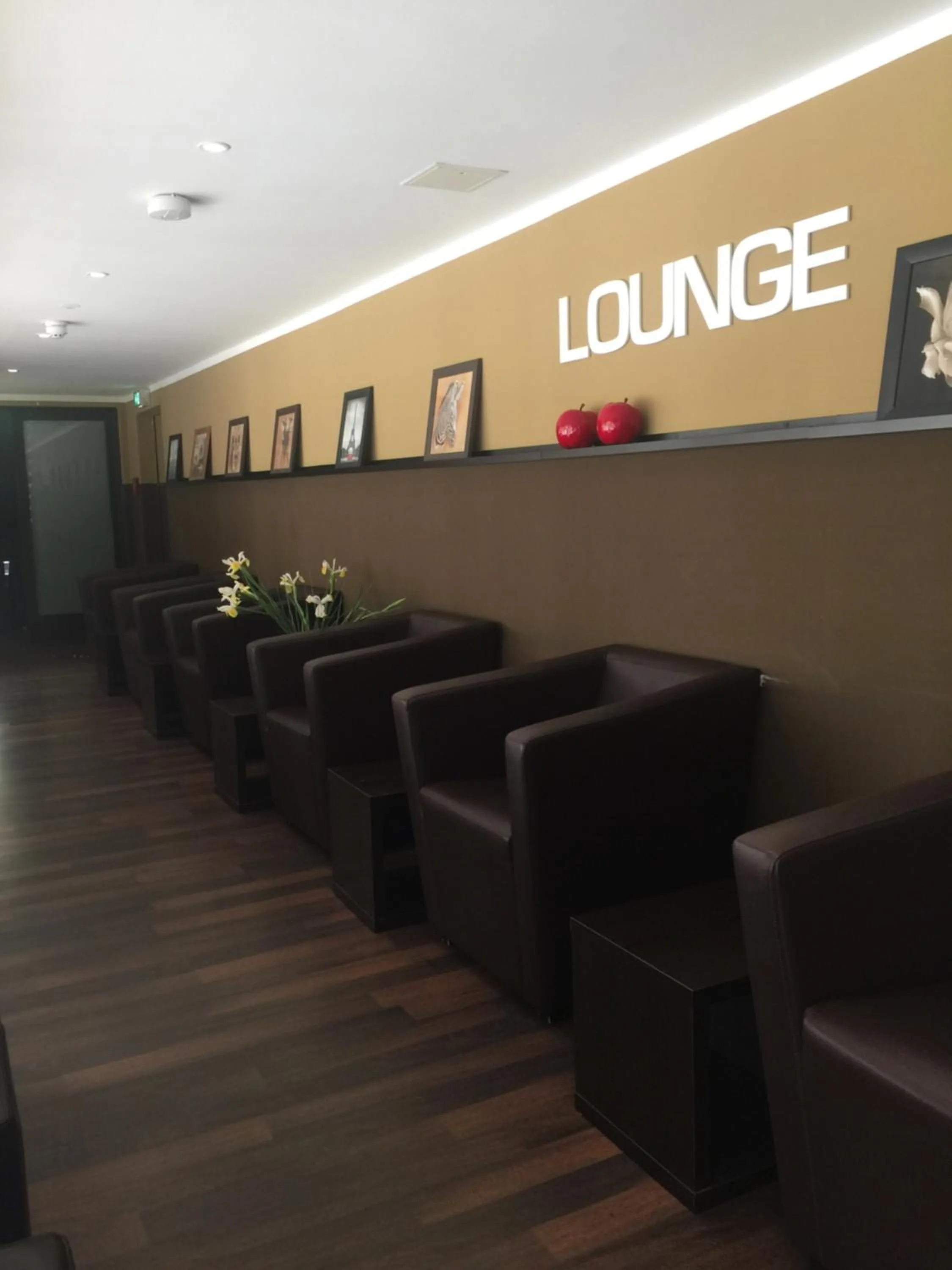 Seating area in Apple City Hotel