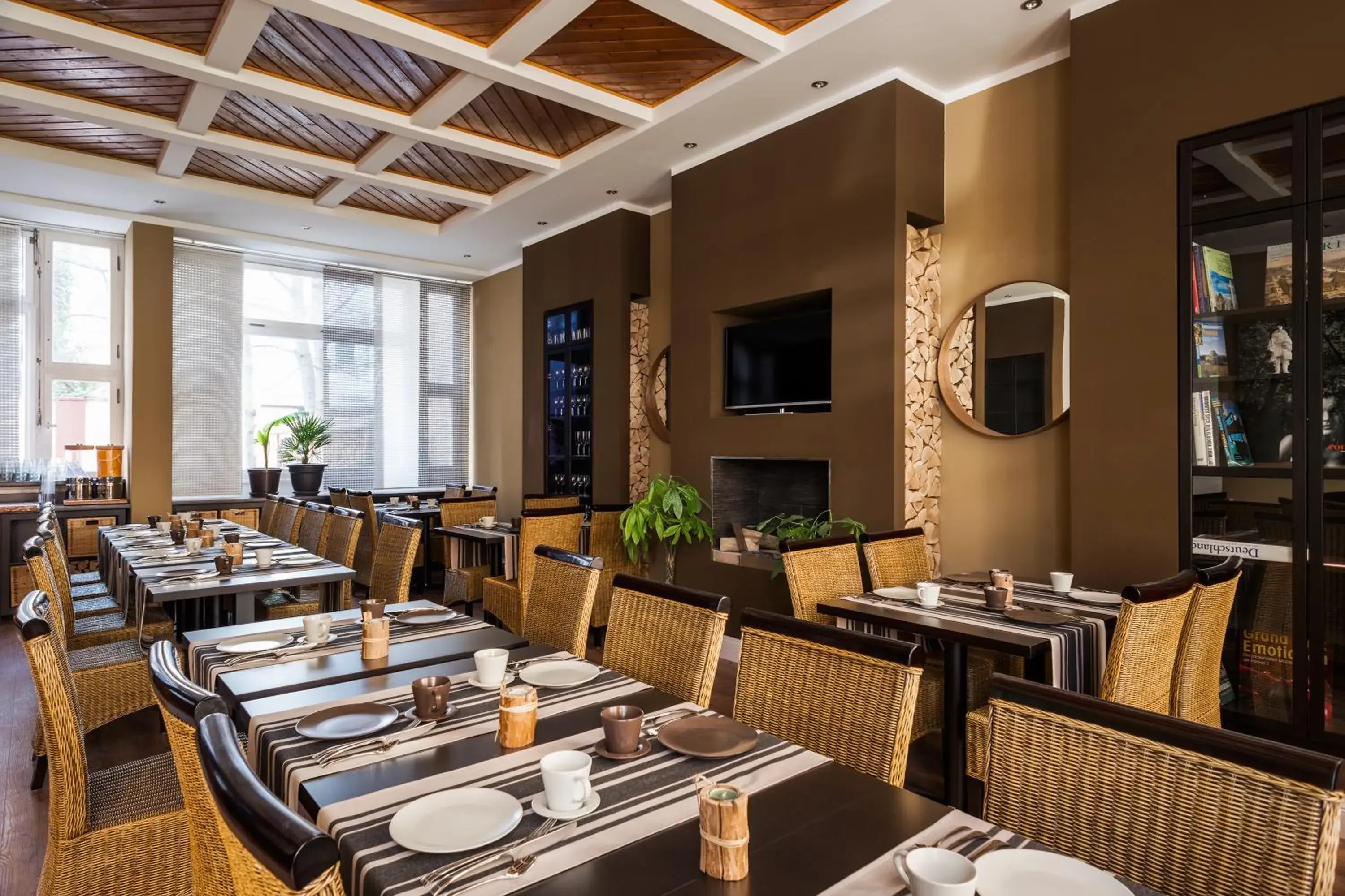 Restaurant/places to eat in Apple City Hotel Restaurant/places to eat in Apple City Hotel