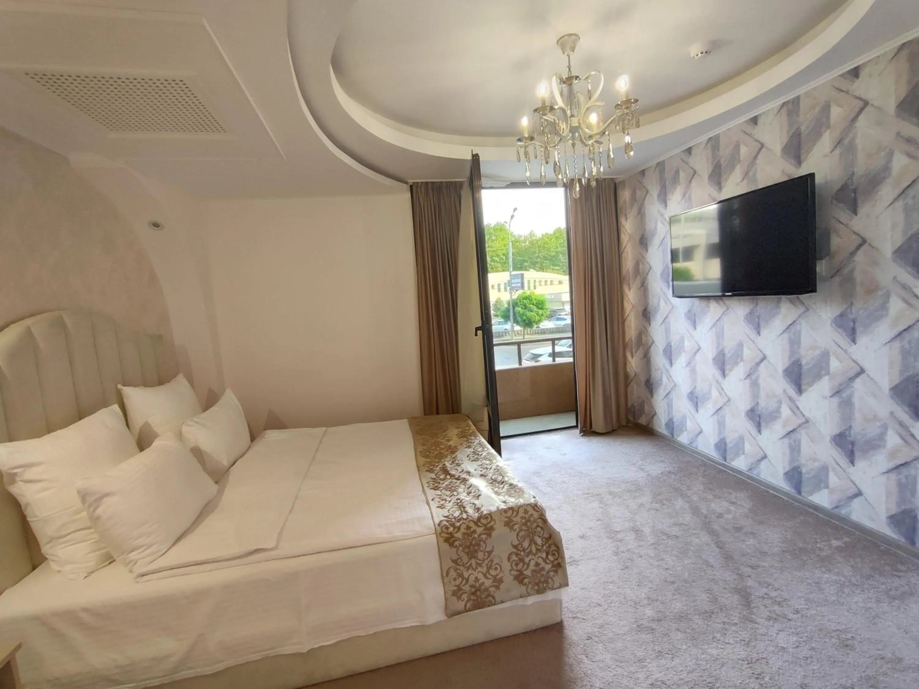 City view, Bed in DeLin Hotel And Tours