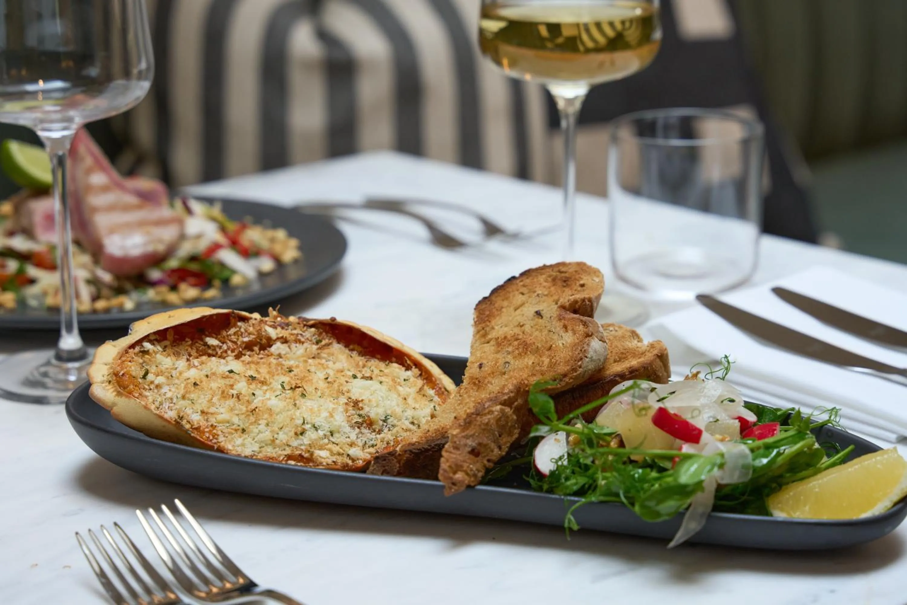 Food and drinks in The Store