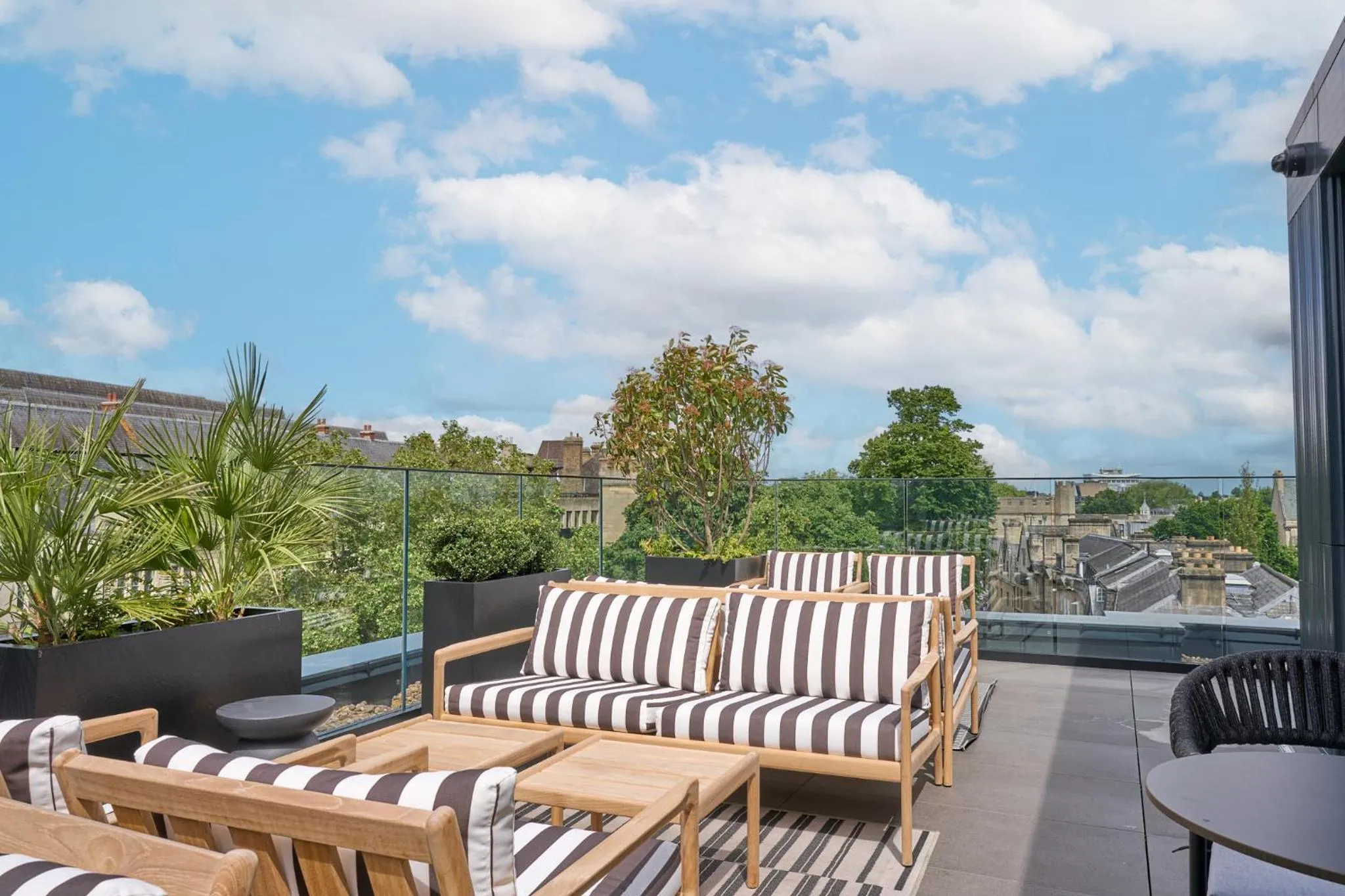 Lounge or bar in The Store