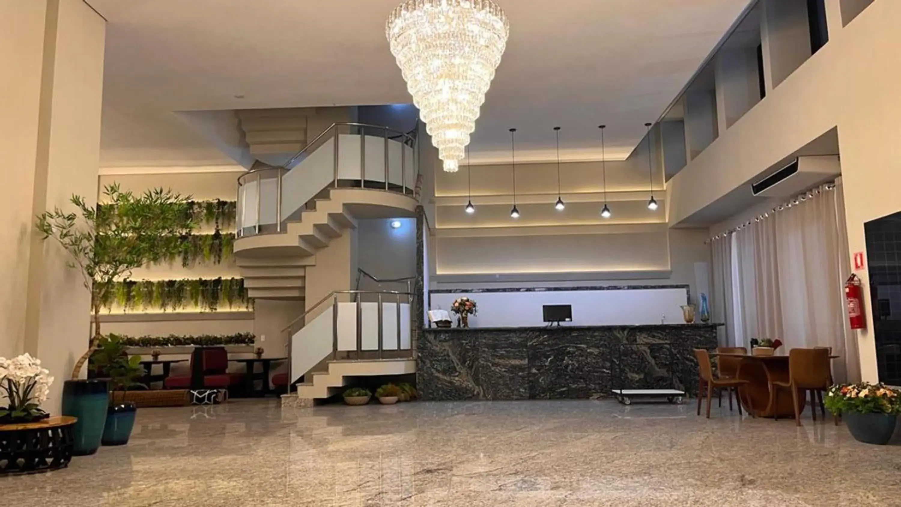 Lobby or reception in Hotel Dan Inn Uberlandia By Nacional Inn Lobby or reception in Hotel Dan Inn Uberlandia By Nacional Inn
