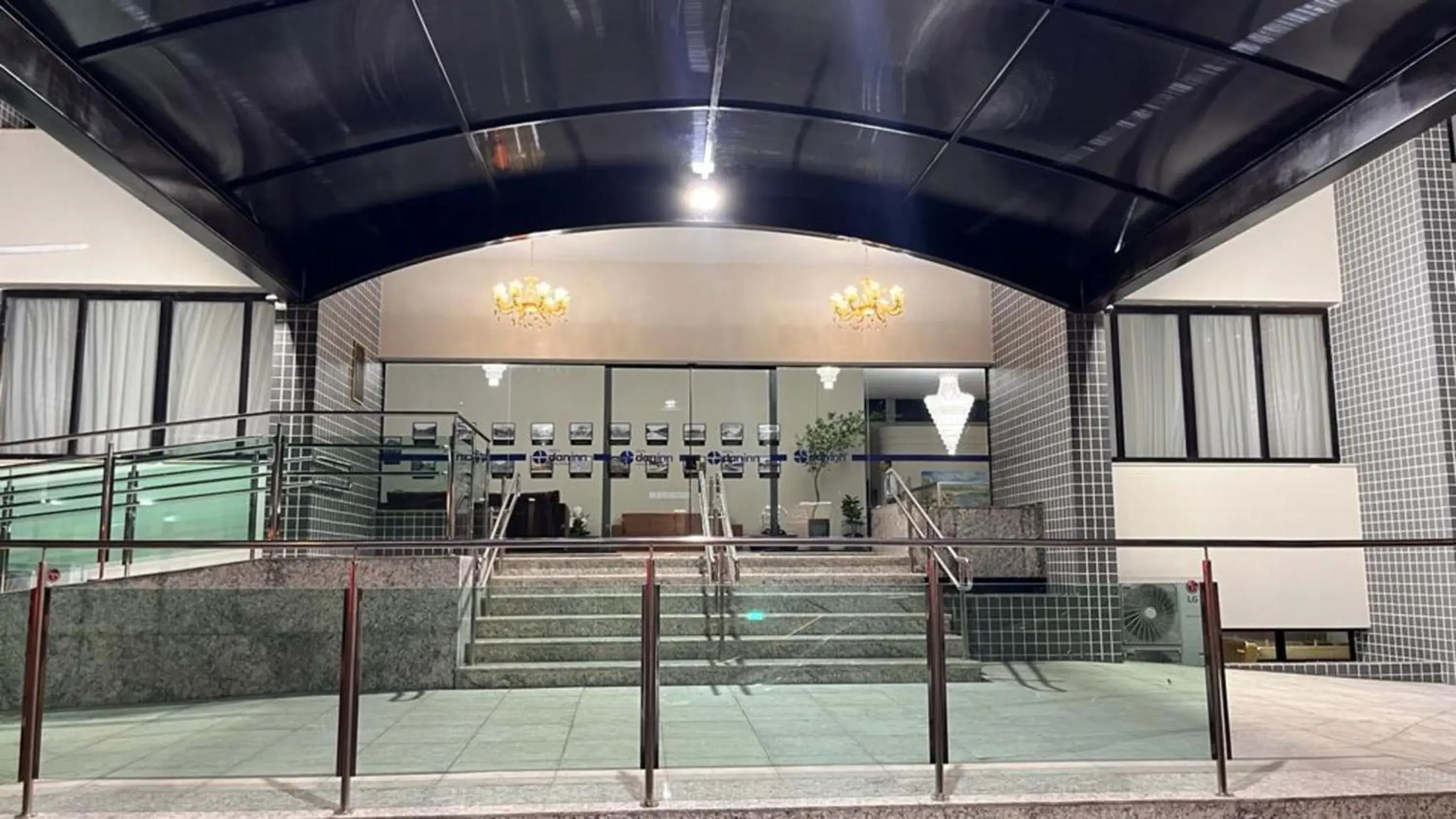 Property building in Hotel Dan Inn Uberlandia By Nacional Inn Property building in Hotel Dan Inn Uberlandia By Nacional Inn