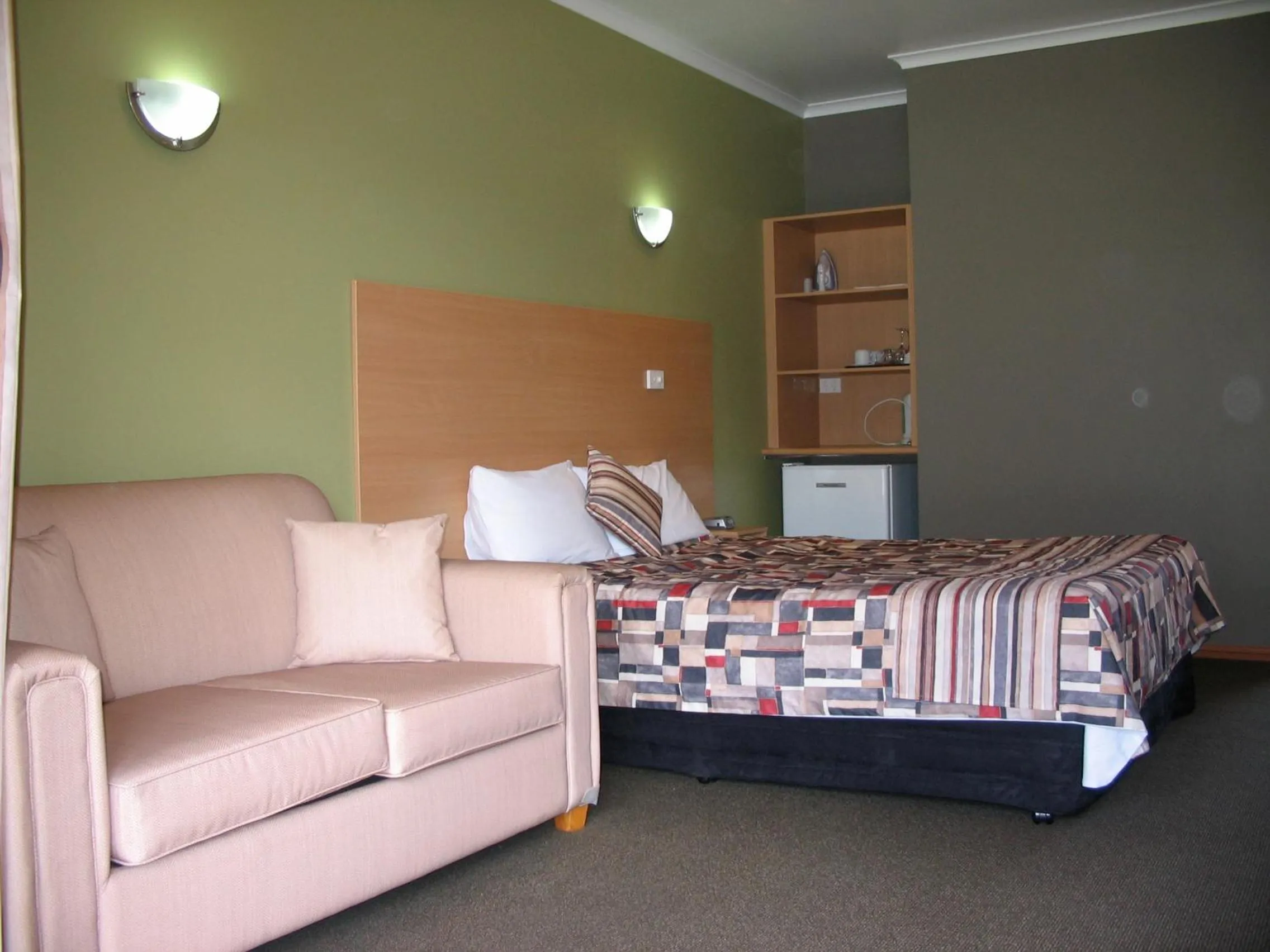 On site, Bed in Forbes Victoria Inn