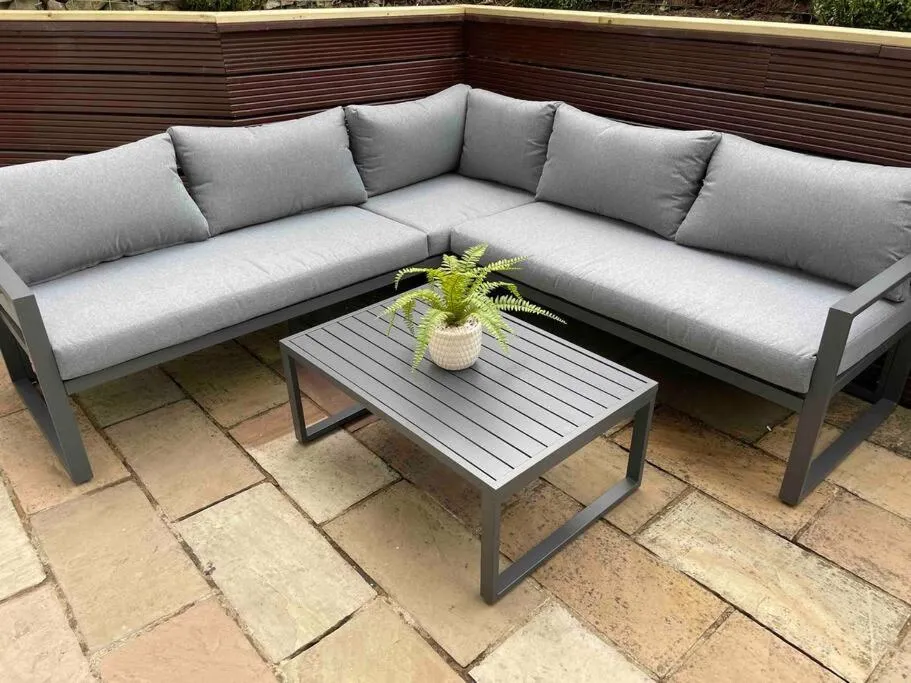 Stunning apartment by The Leas, West End