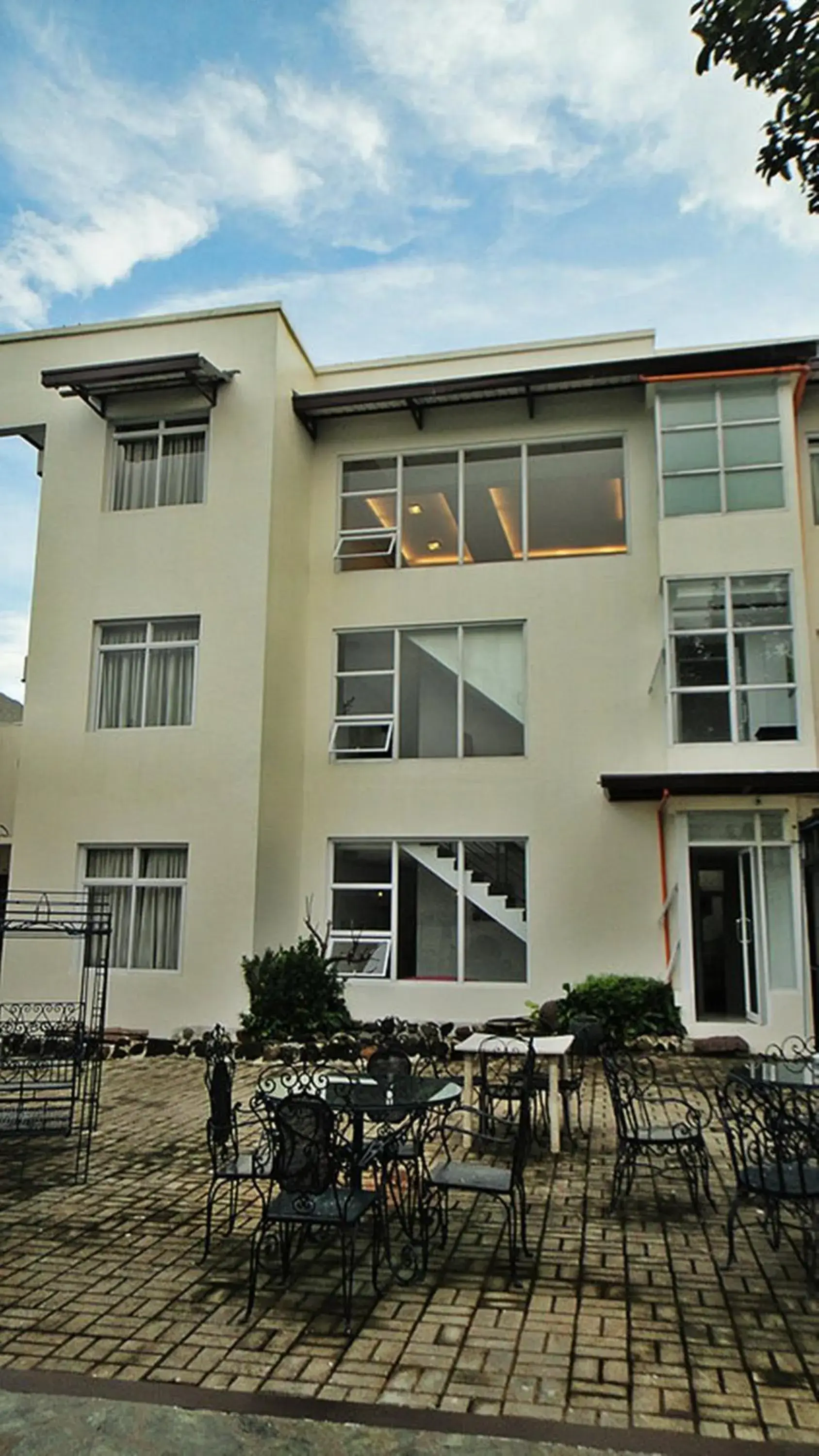 Property building in Purple Tree Bed & Breakfast Property building in Purple Tree Bed & Breakfast