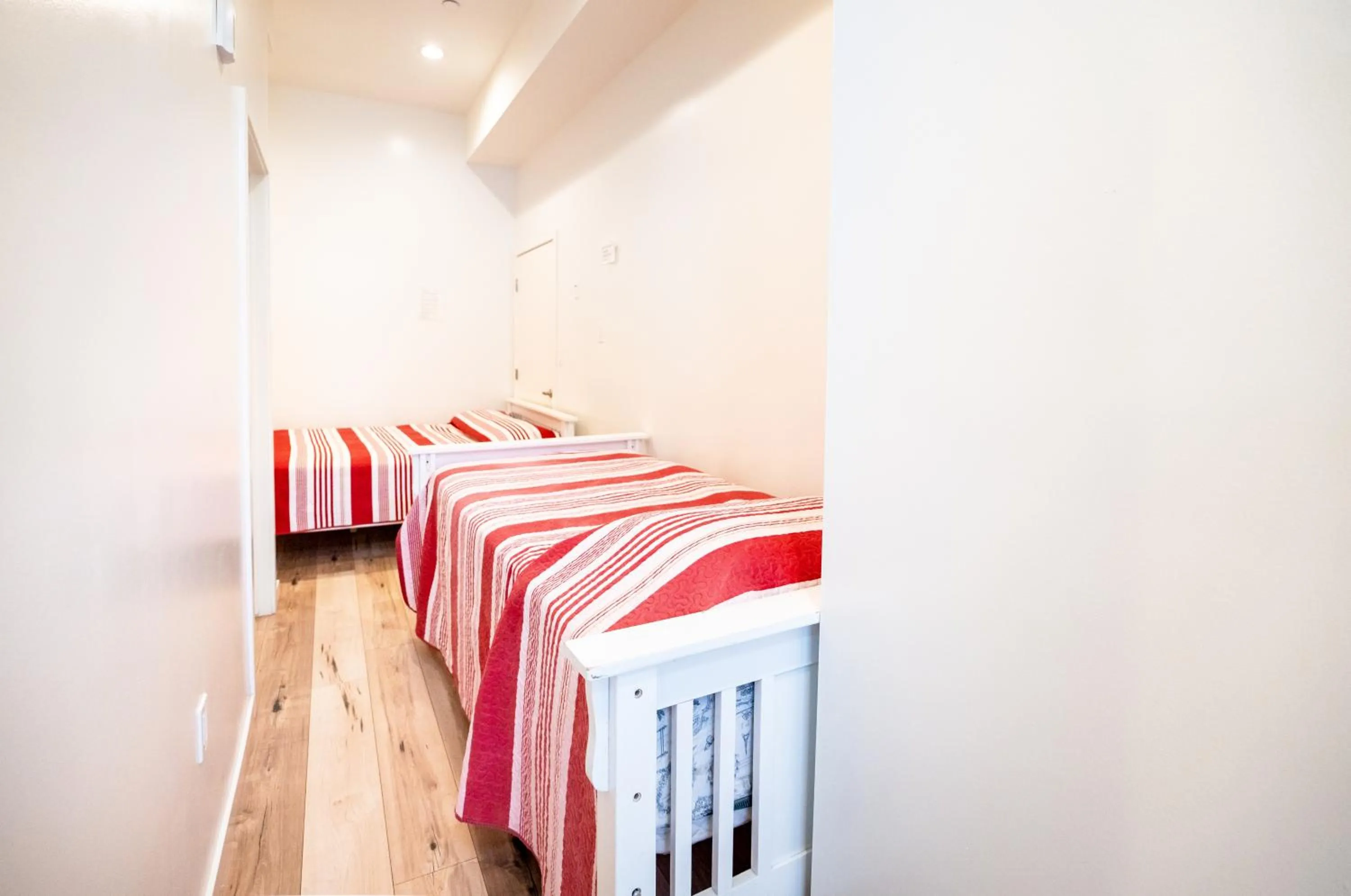 Bed in Brand New Koreatown Loft with 3 Levels 2 Parking Spots