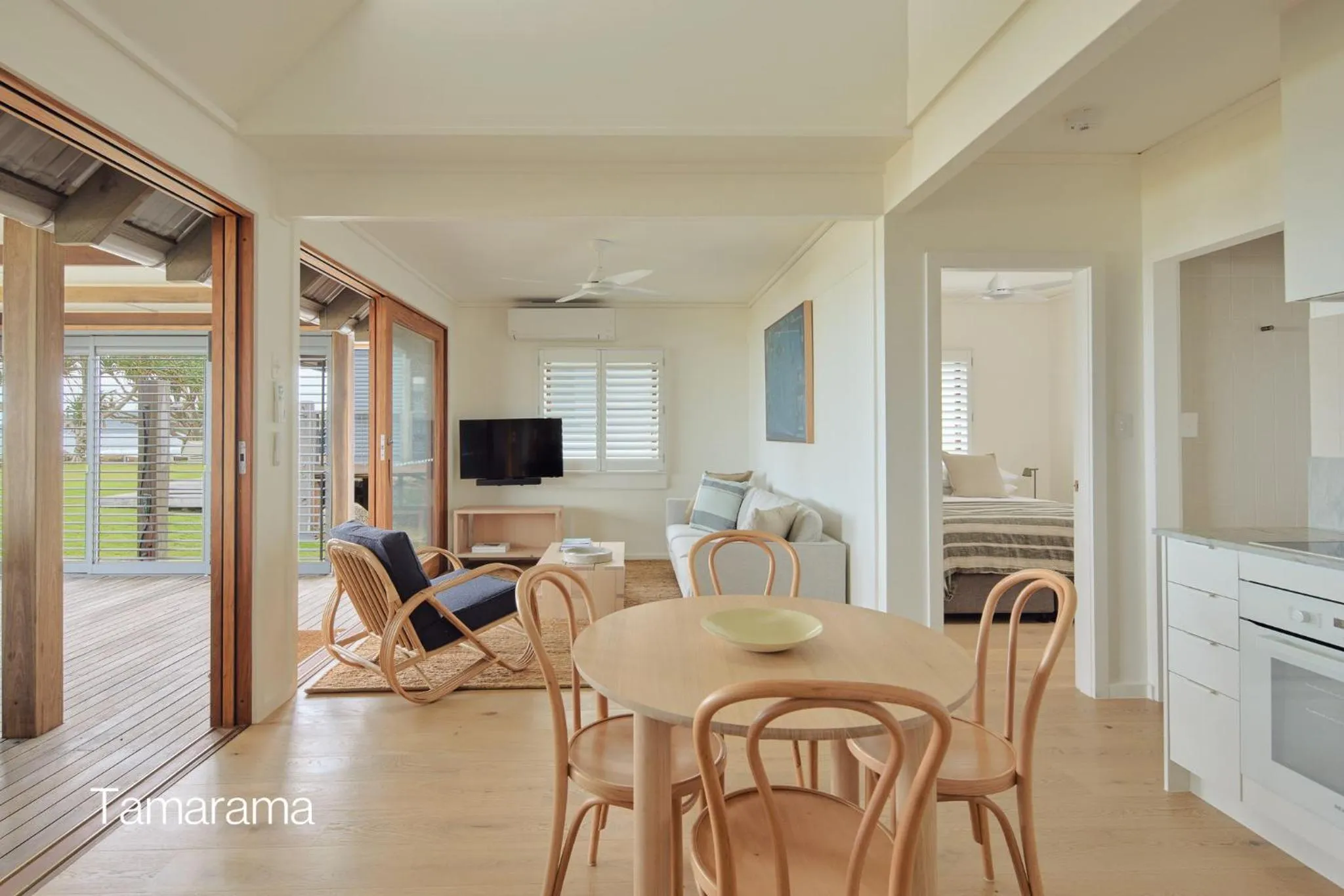 Communal lounge/ TV room in Bluewater on the Beach