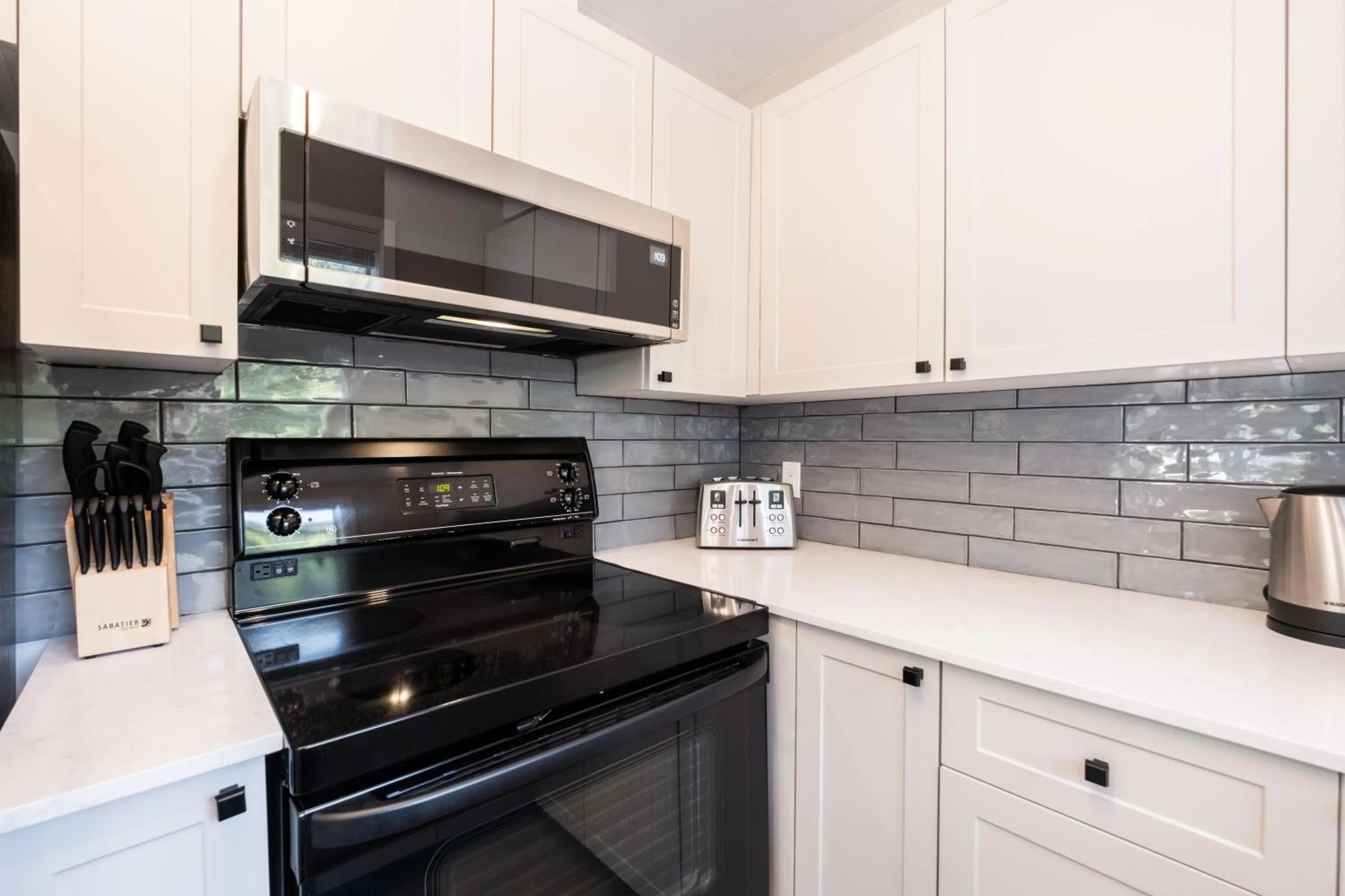 Kitchen or kitchenette in Powderview by Outpost Whistler