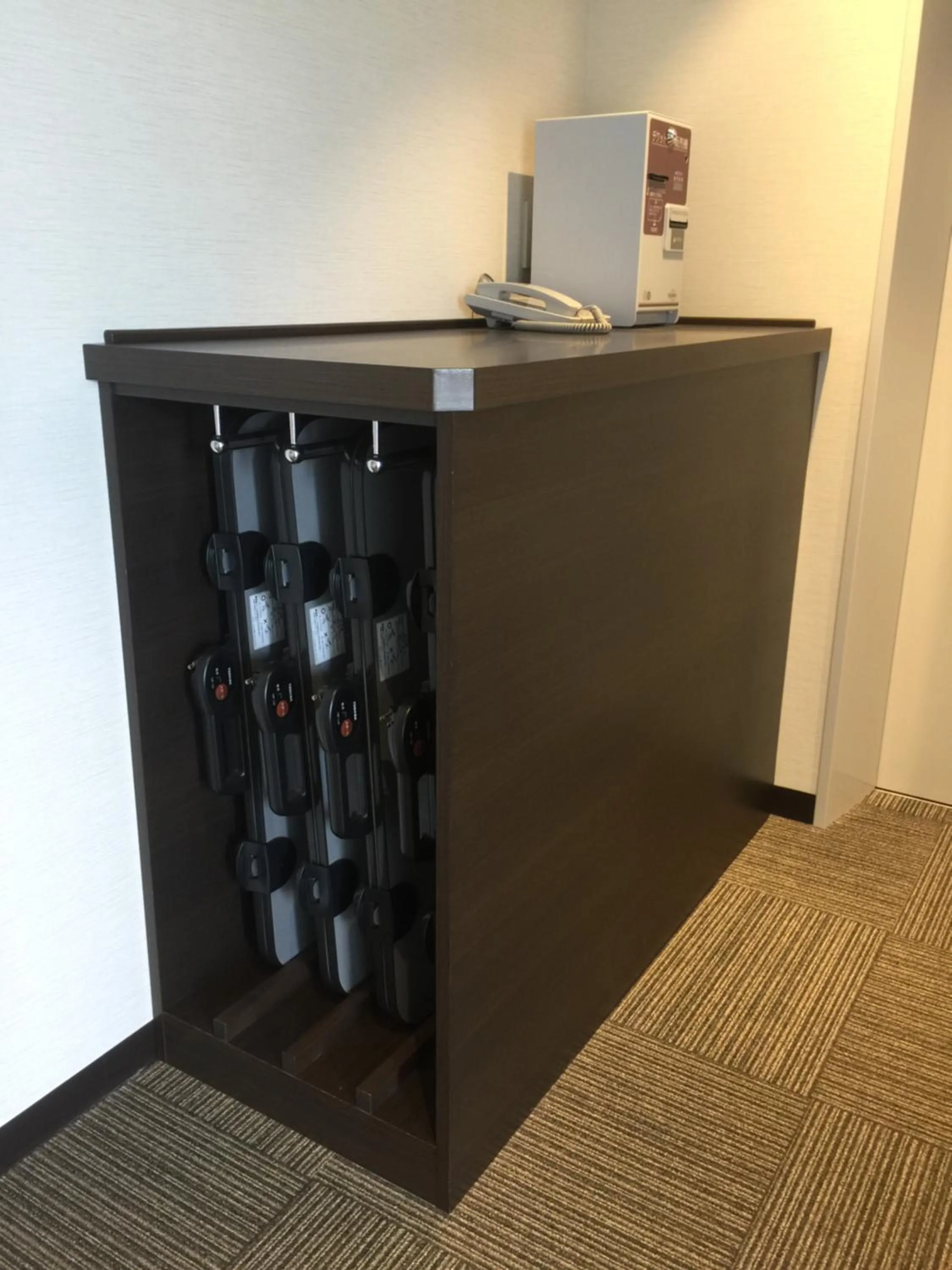 trouser press in Sunrise Inn Iwaki