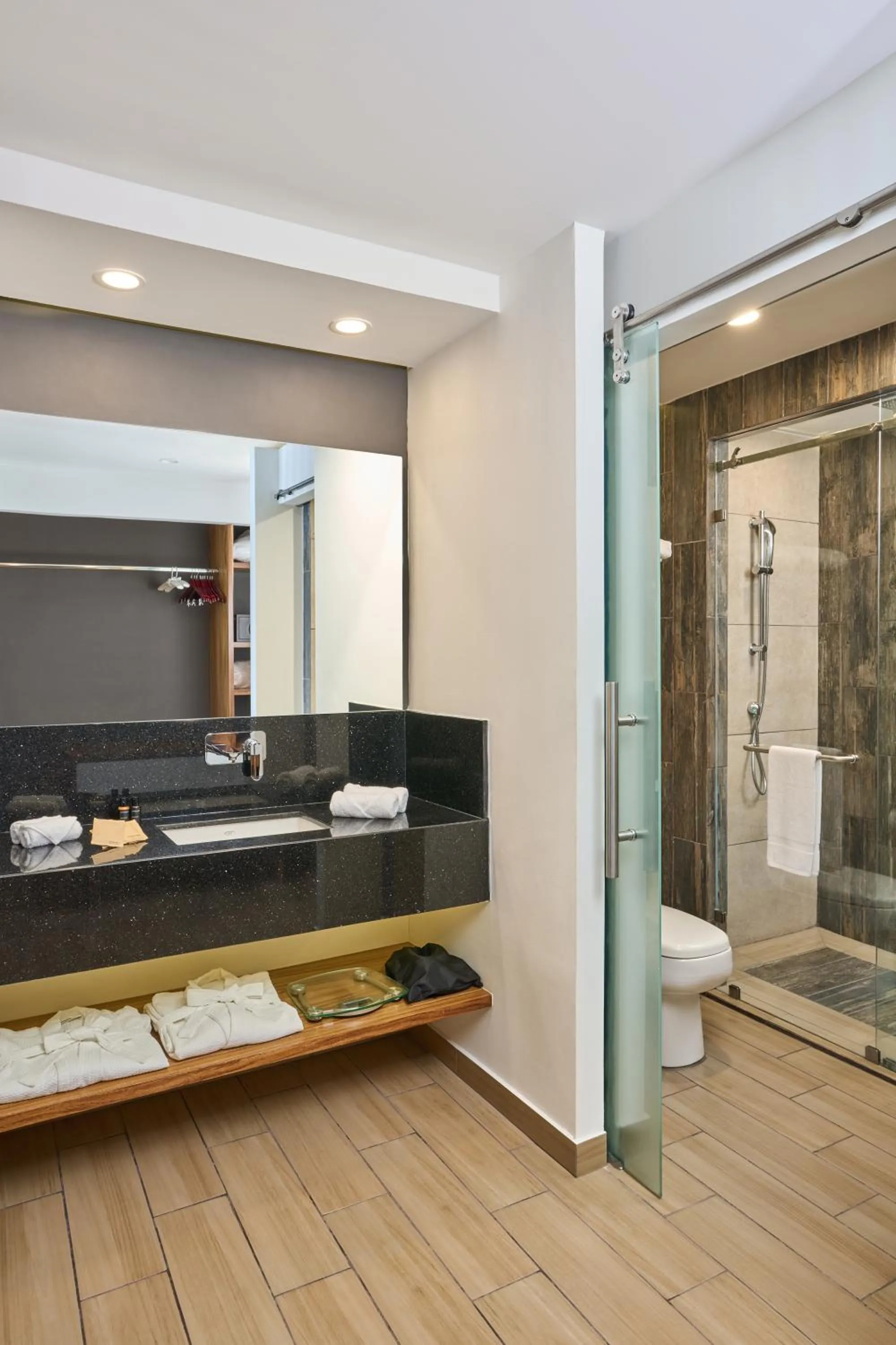 Bathroom in Cristalino Lagoon Front Hotel, Restaurant & Spa