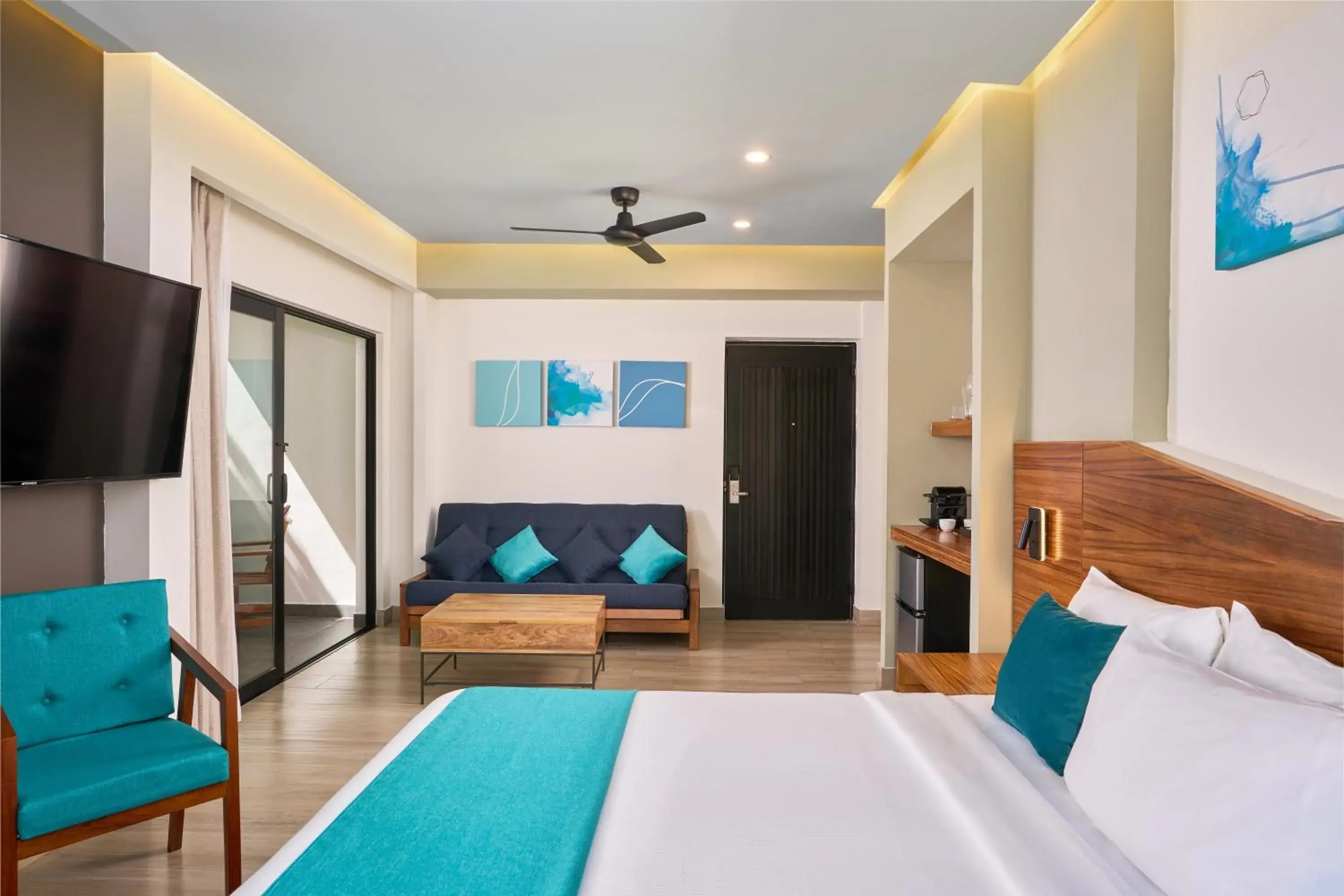 Bed in Cristalino Lagoon Front Hotel, Restaurant & Spa Bed in Cristalino Lagoon Front Hotel, Restaurant & Spa