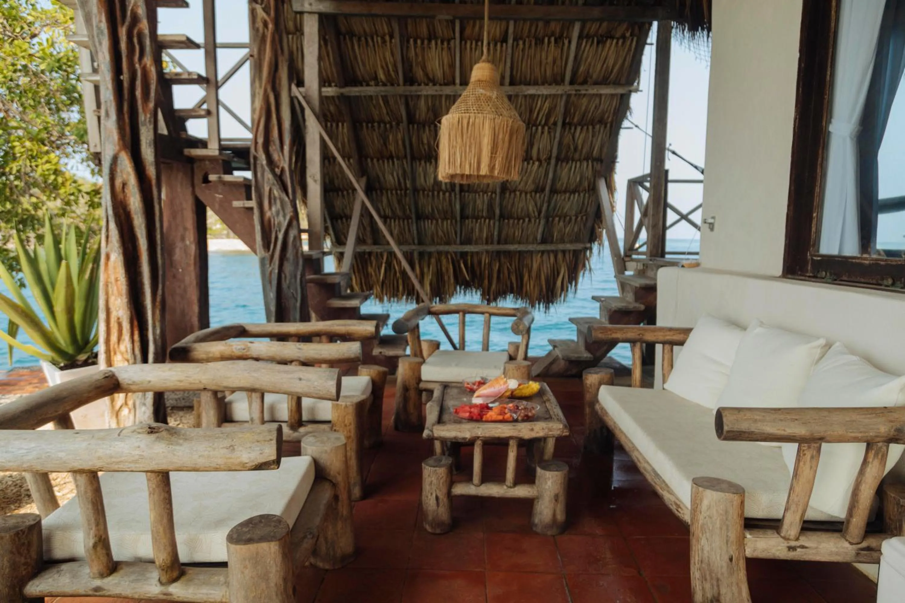 Living room in Isla Kalua - Private Ocean Villa