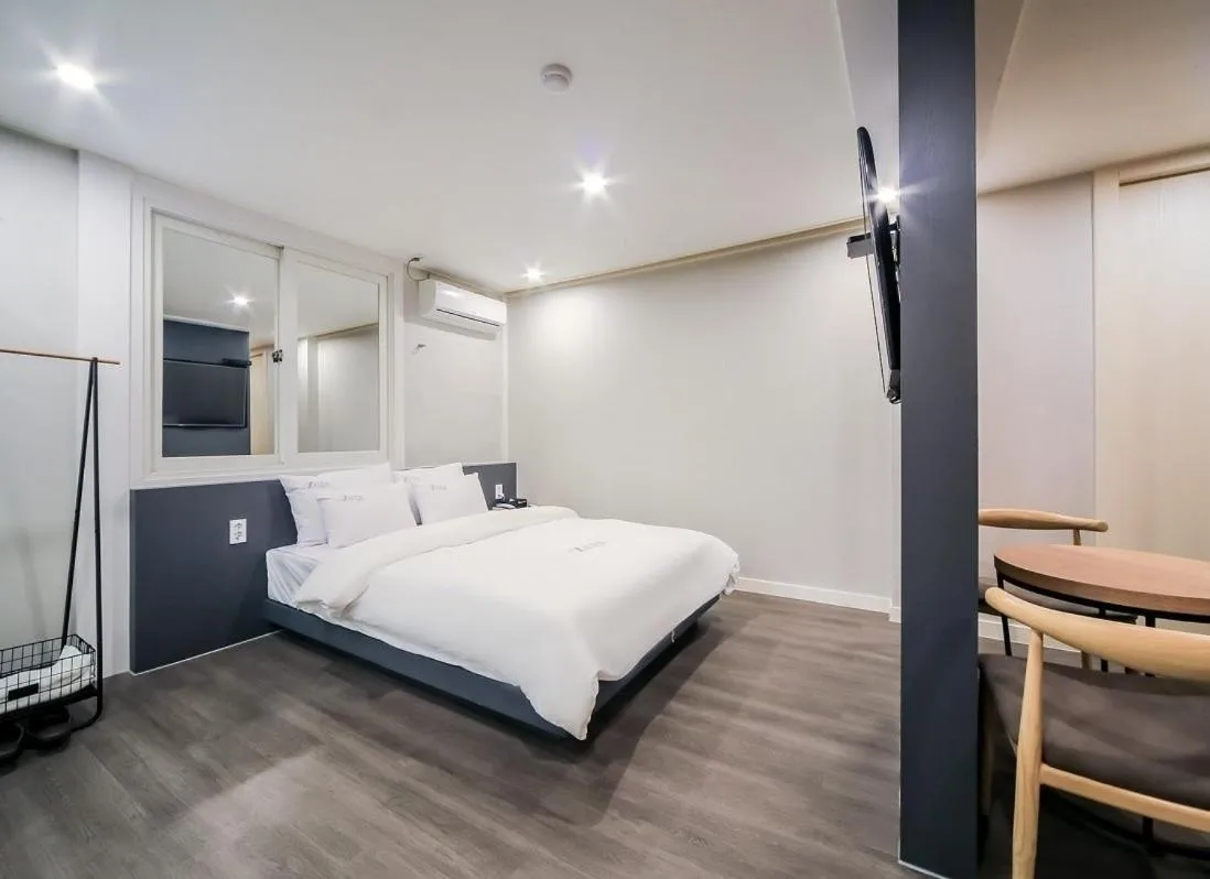 Bed in Gamdong Hotel