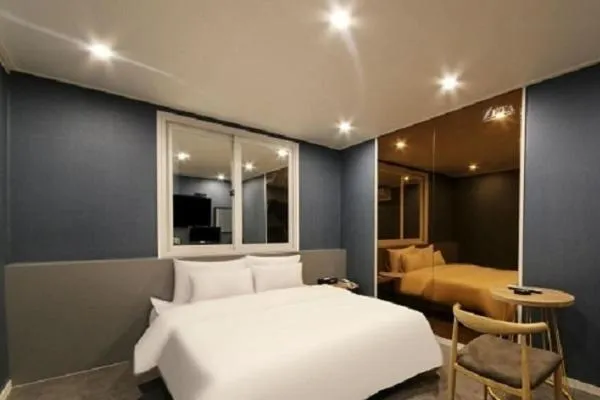 Bed in Gamdong Hotel