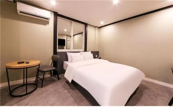 Bed in Gamdong Hotel