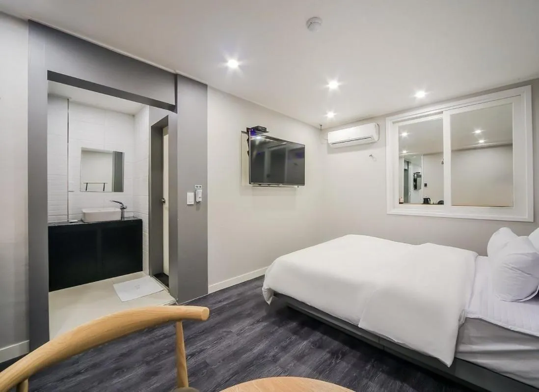 Bed in Gamdong Hotel