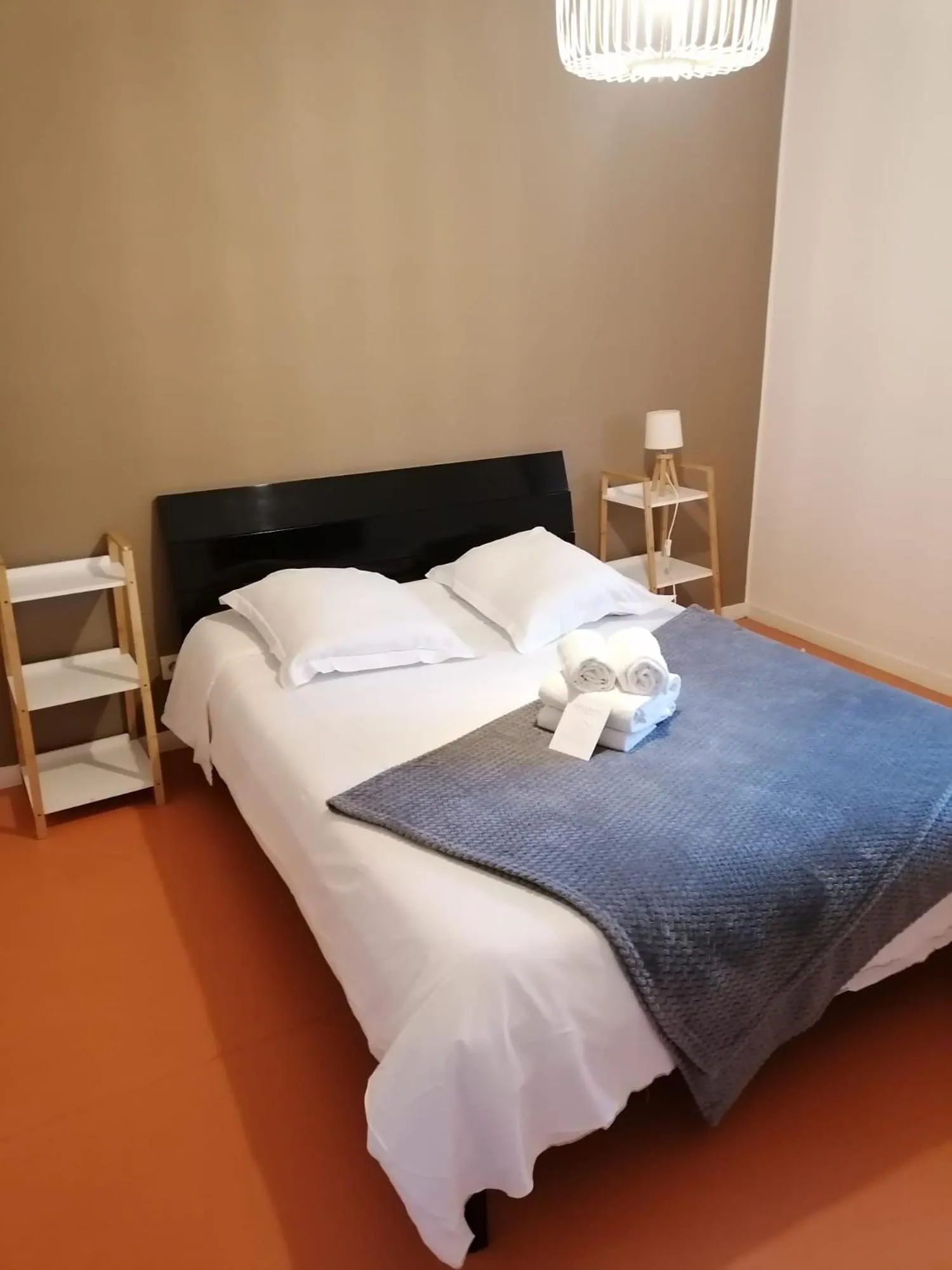 Bedroom in Hôtel Restaurant Platanes - KB HOTEL GROUP