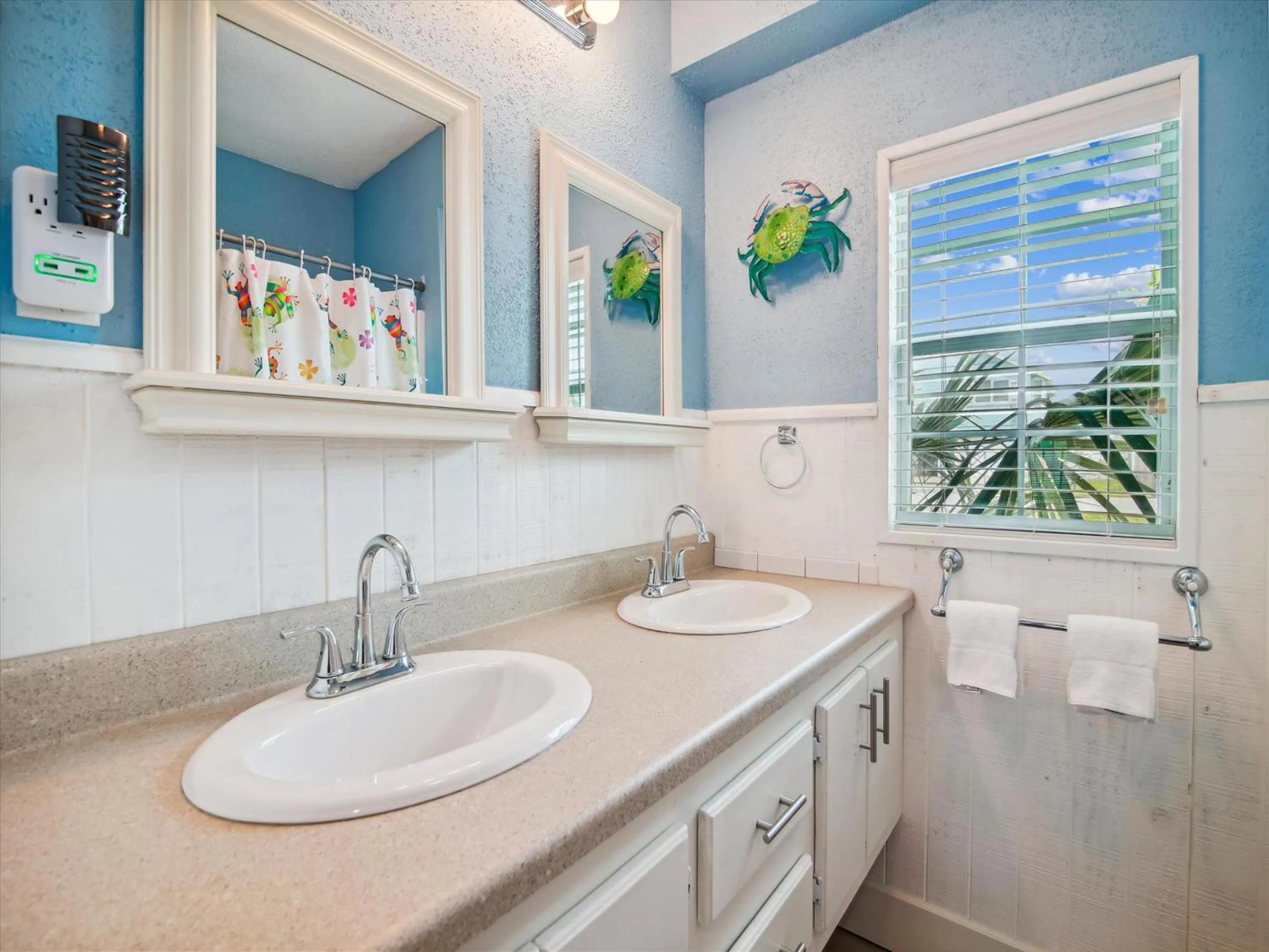 Property building in Casa Hermosa