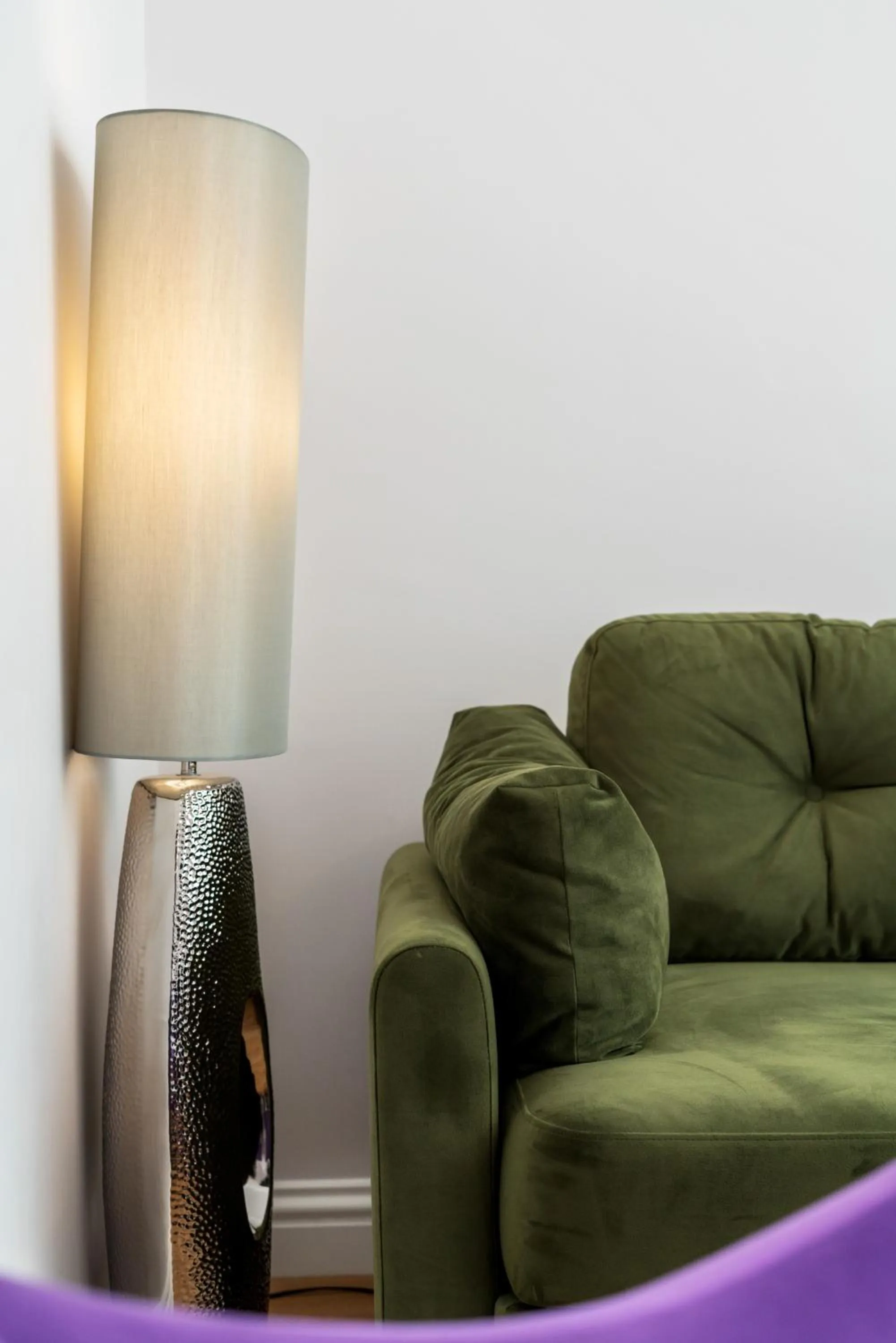 Living room in Lovely garden apartment in Wimbledon Town Centre with private parking by Wimbledon Holiday Lets