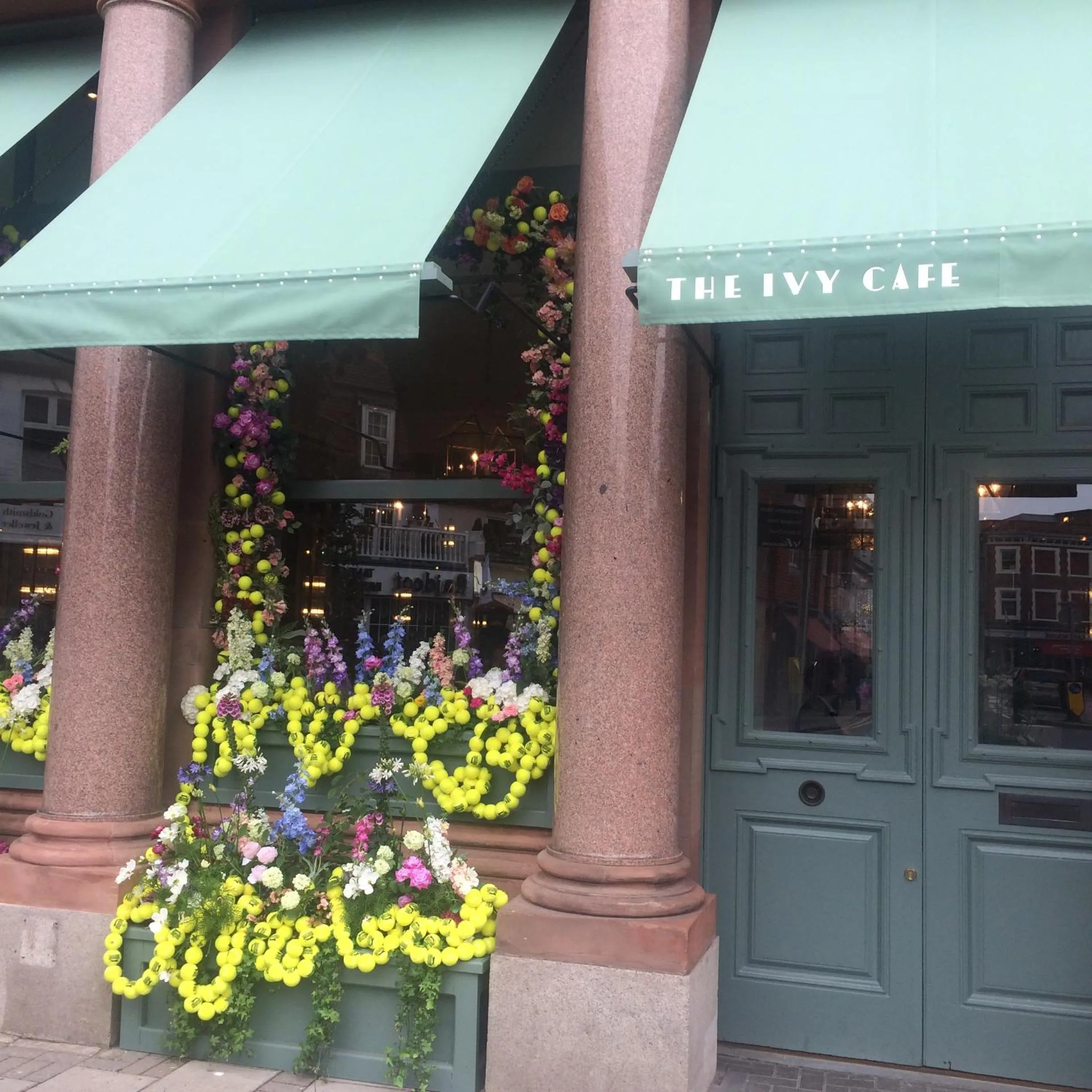 Restaurant/places to eat in Lovely garden apartment in Wimbledon Town Centre with private parking by Wimbledon Holiday Lets