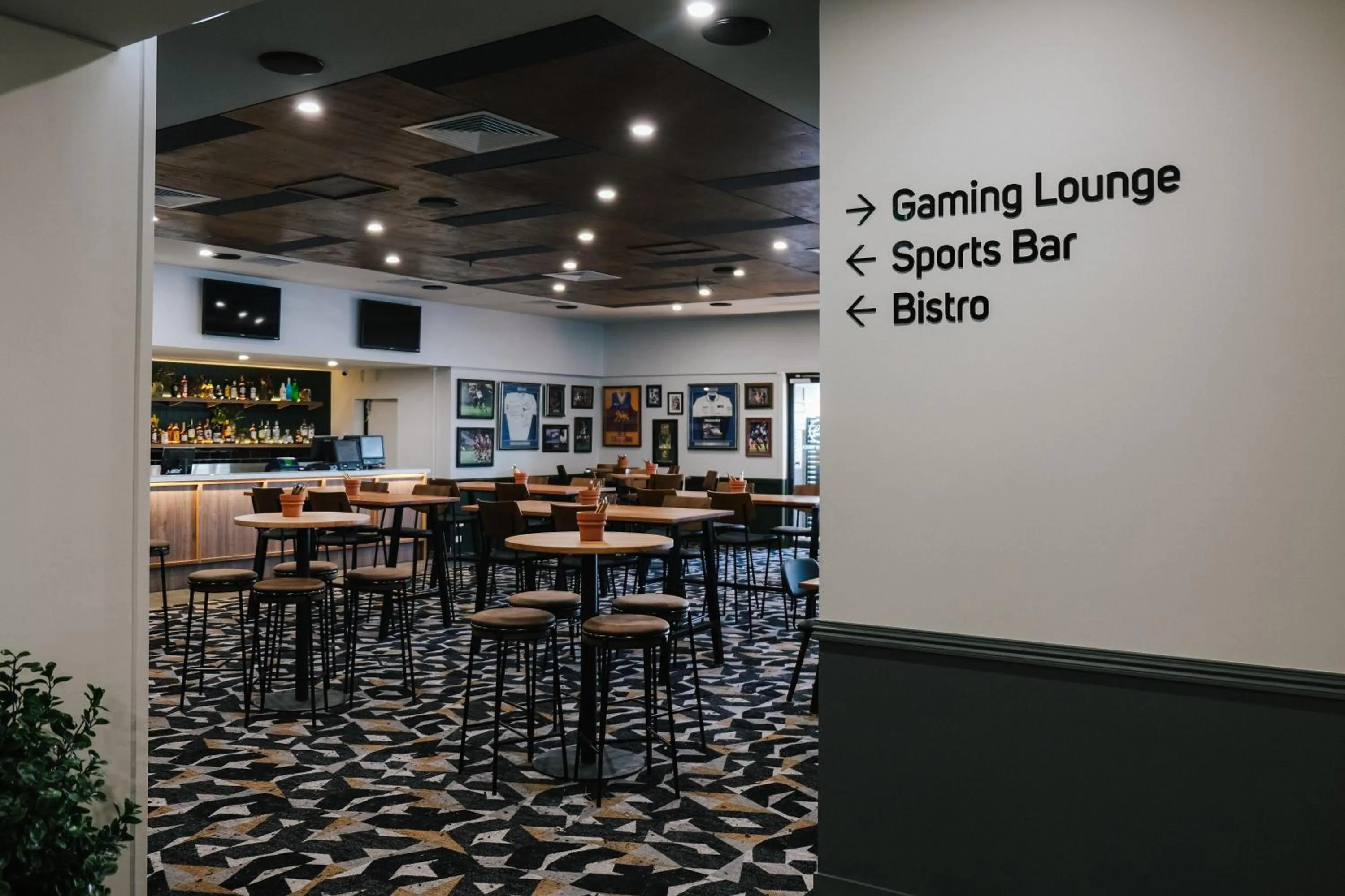 Restaurant/places to eat in The Club Hotel