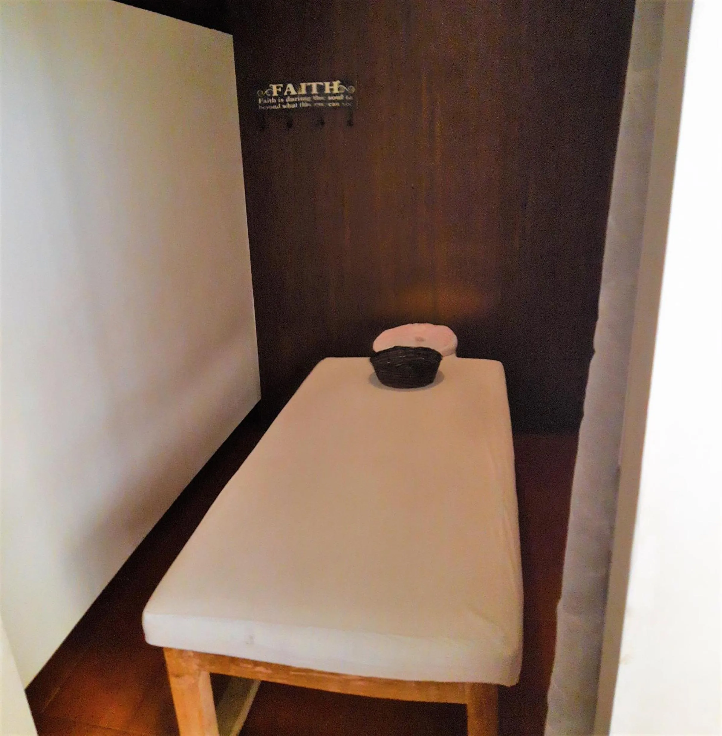 Massage in Hotel California Suite