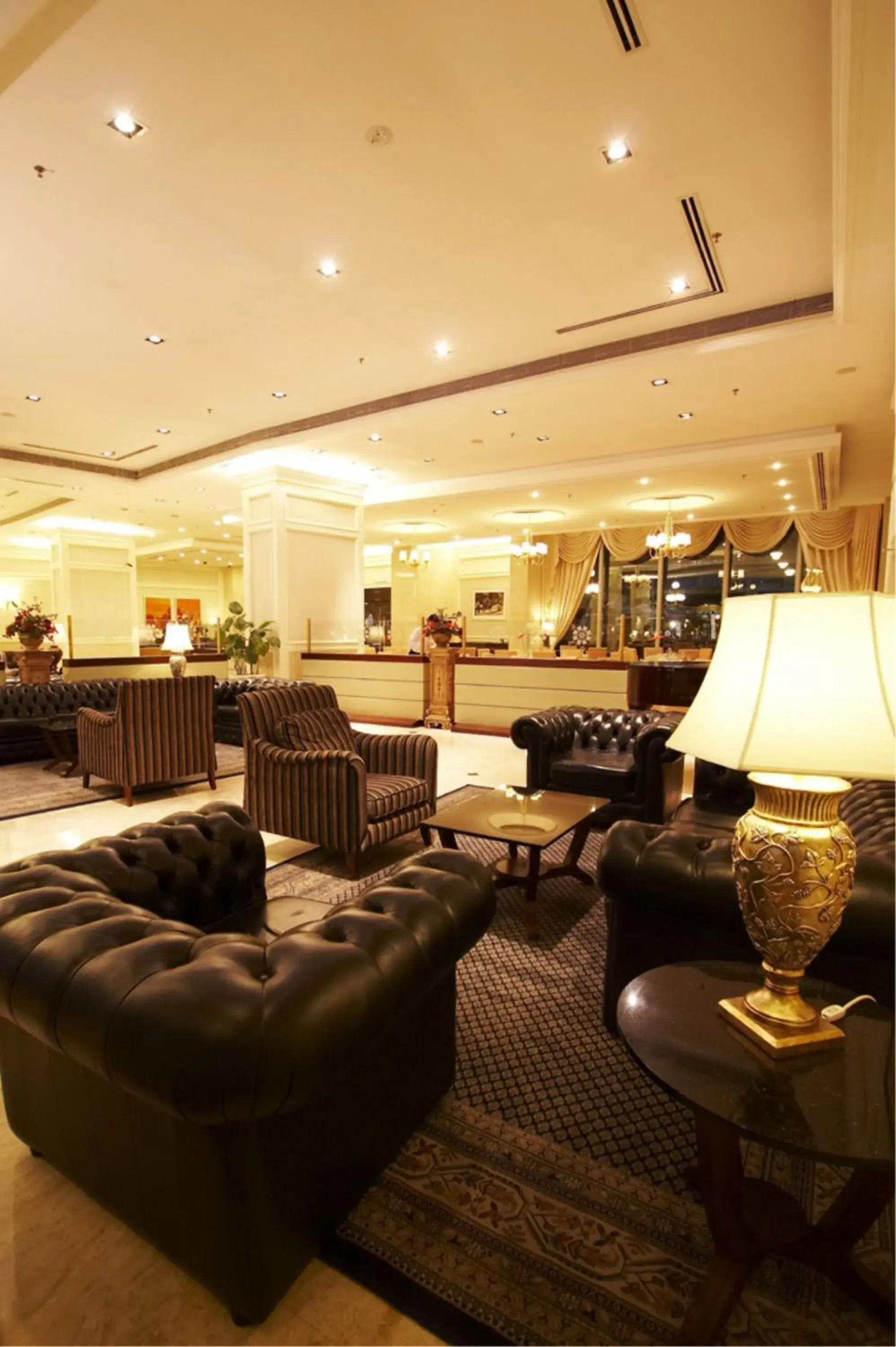 Facade/entrance in Royale Chulan The Curve Facade/entrance in Royale Chulan The Curve