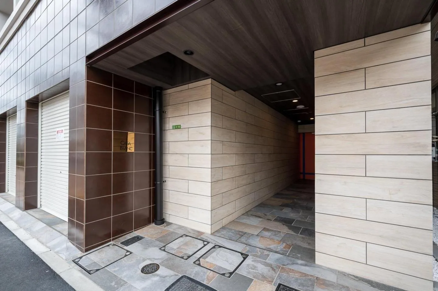 Property building in Casa Blan