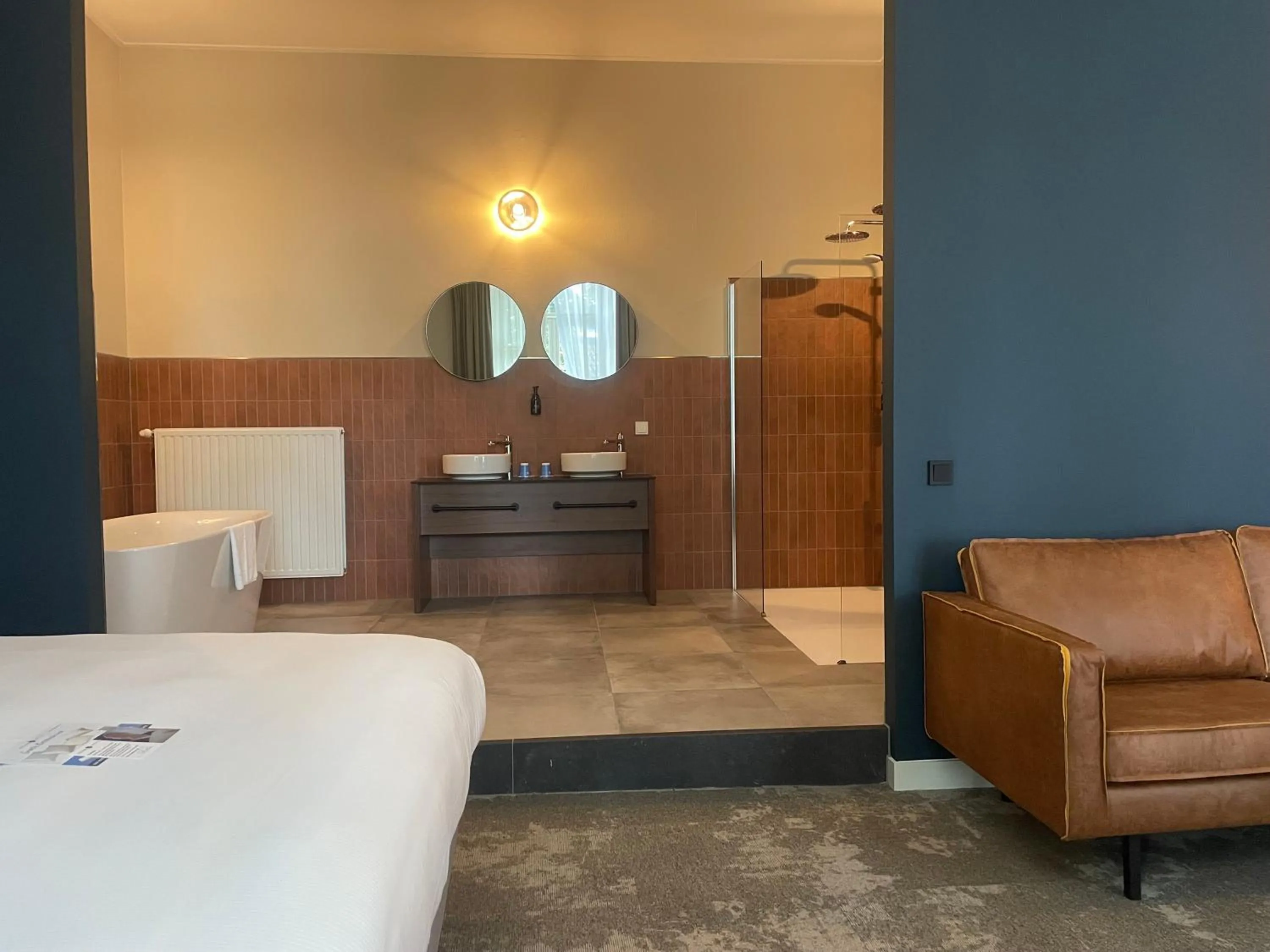 Photo of the whole room, Bed in Fletcher Hotel Paleis Stadhouderlijk Hof