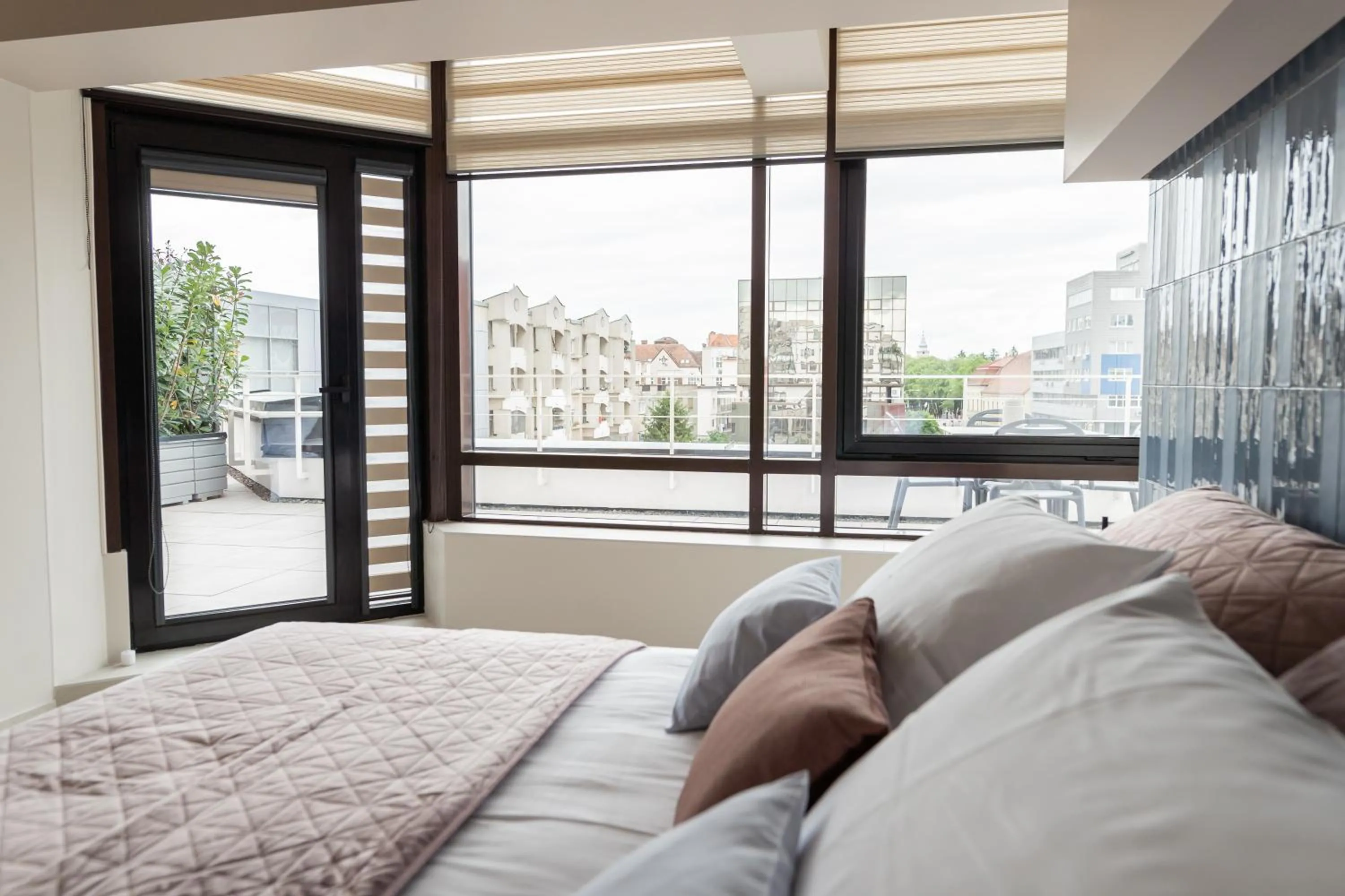 City view, Bed in The Dome Aparthotel