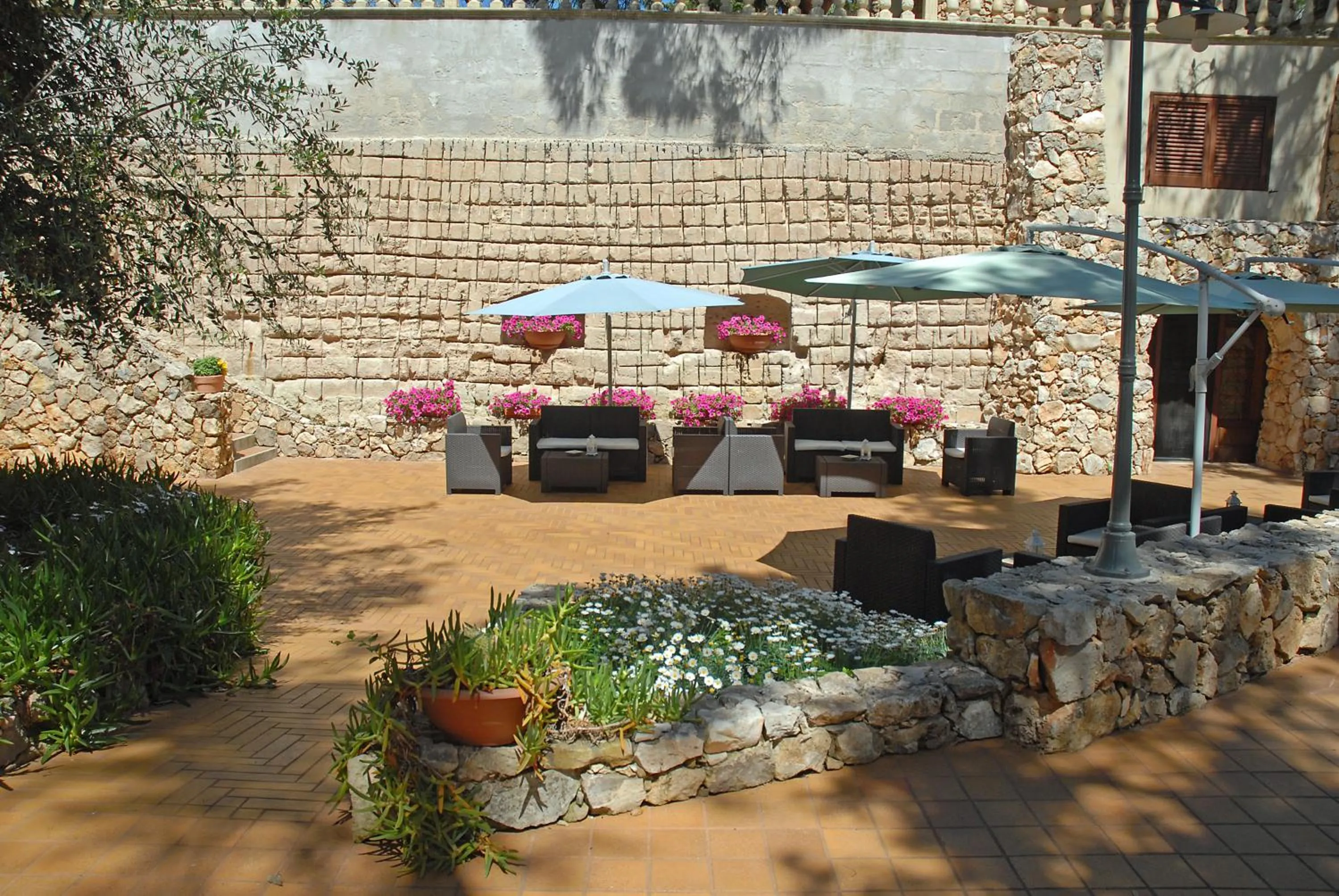 Day in Borgo Console