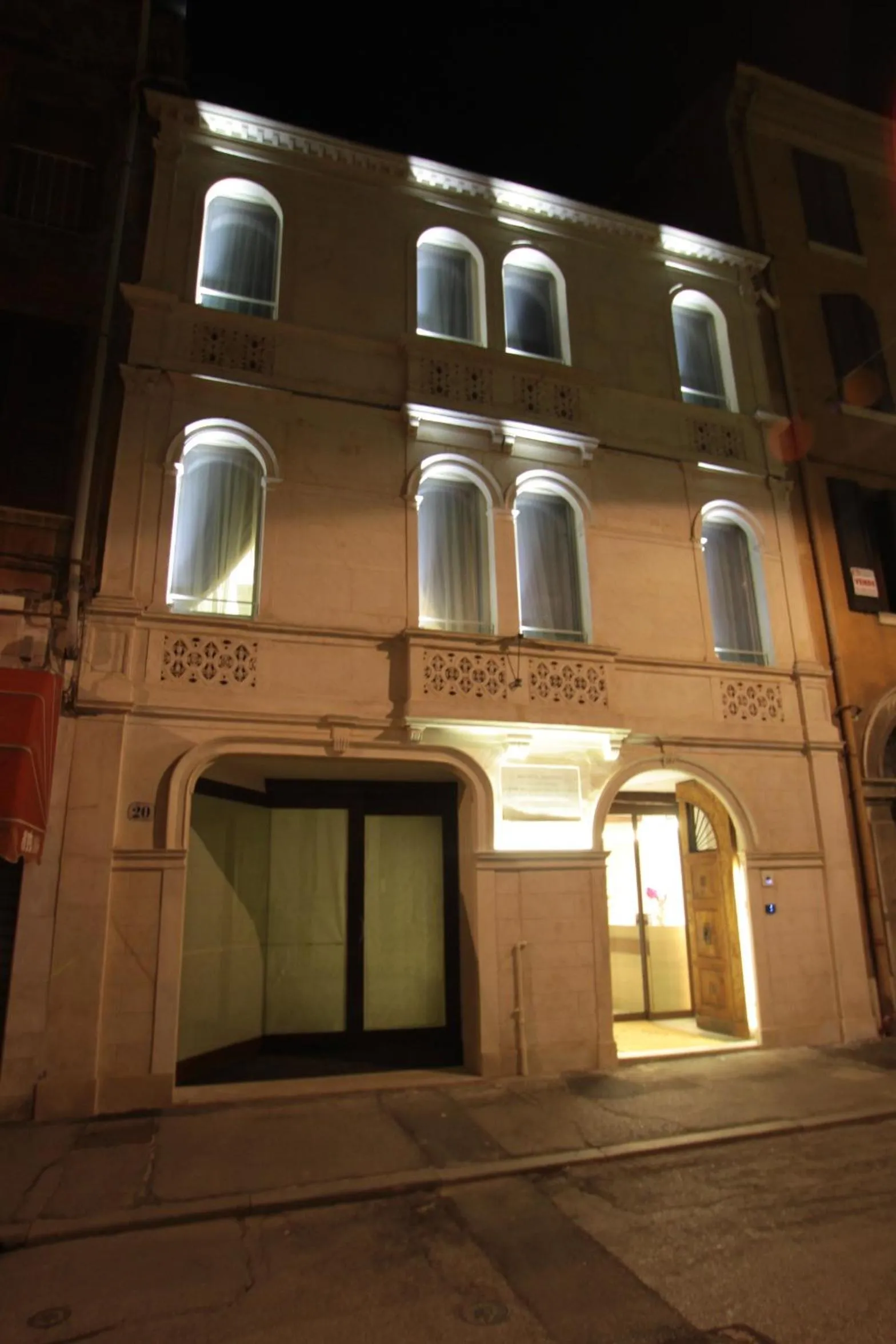 Facade/entrance in Borgoleoni 18 - Room and Breakfast