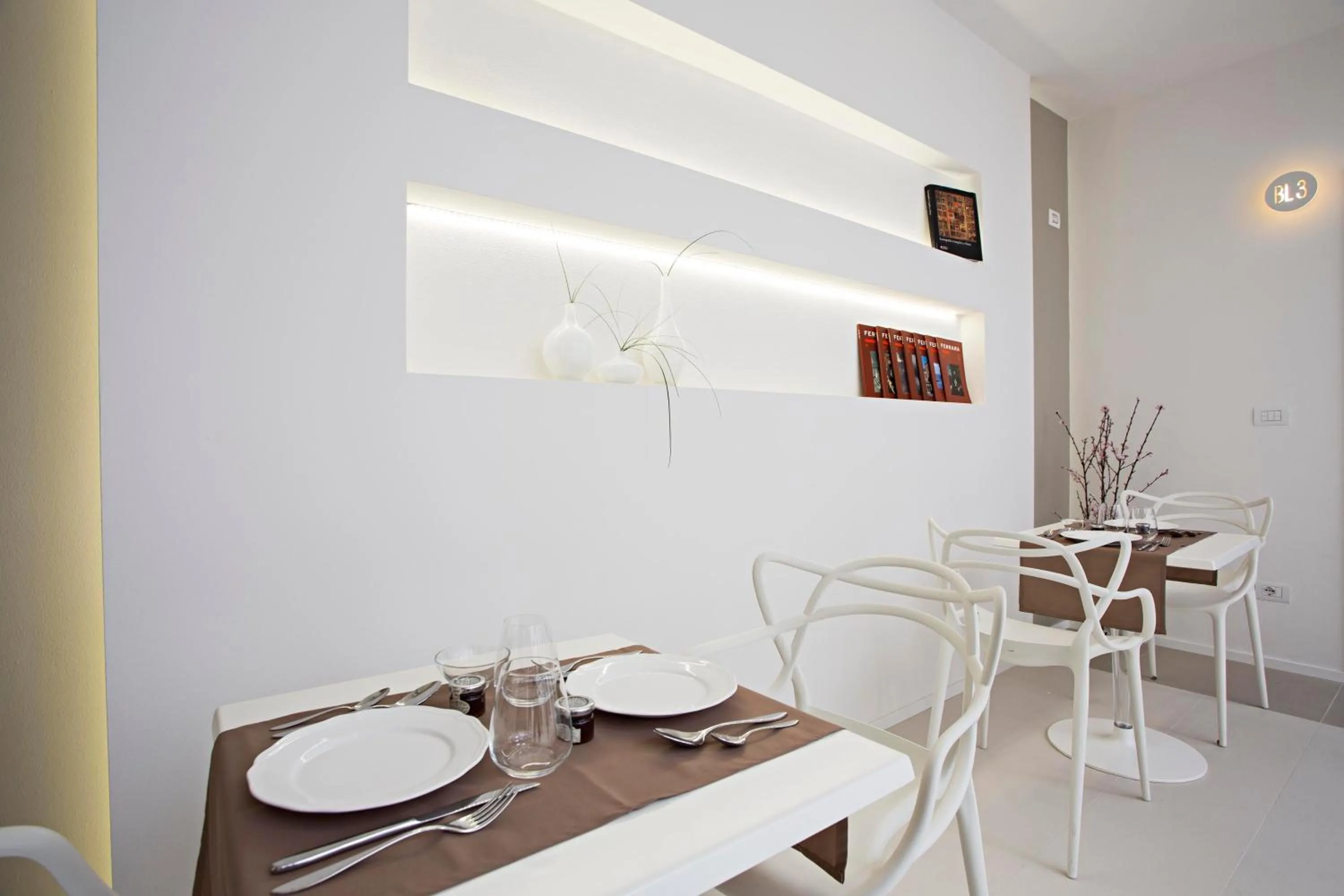 Restaurant/places to eat in Borgoleoni 18 - Room and Breakfast