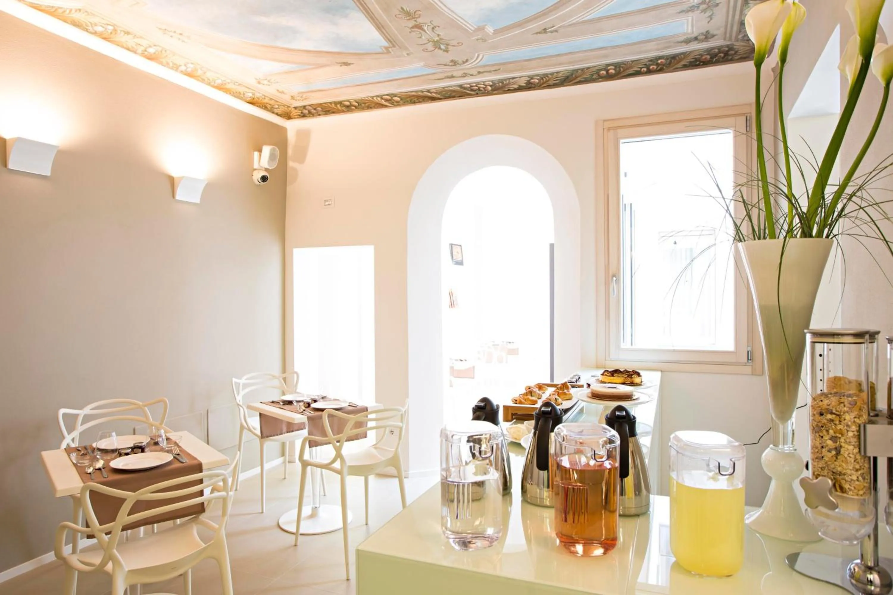 Restaurant/places to eat in Borgoleoni 18 - Room and Breakfast