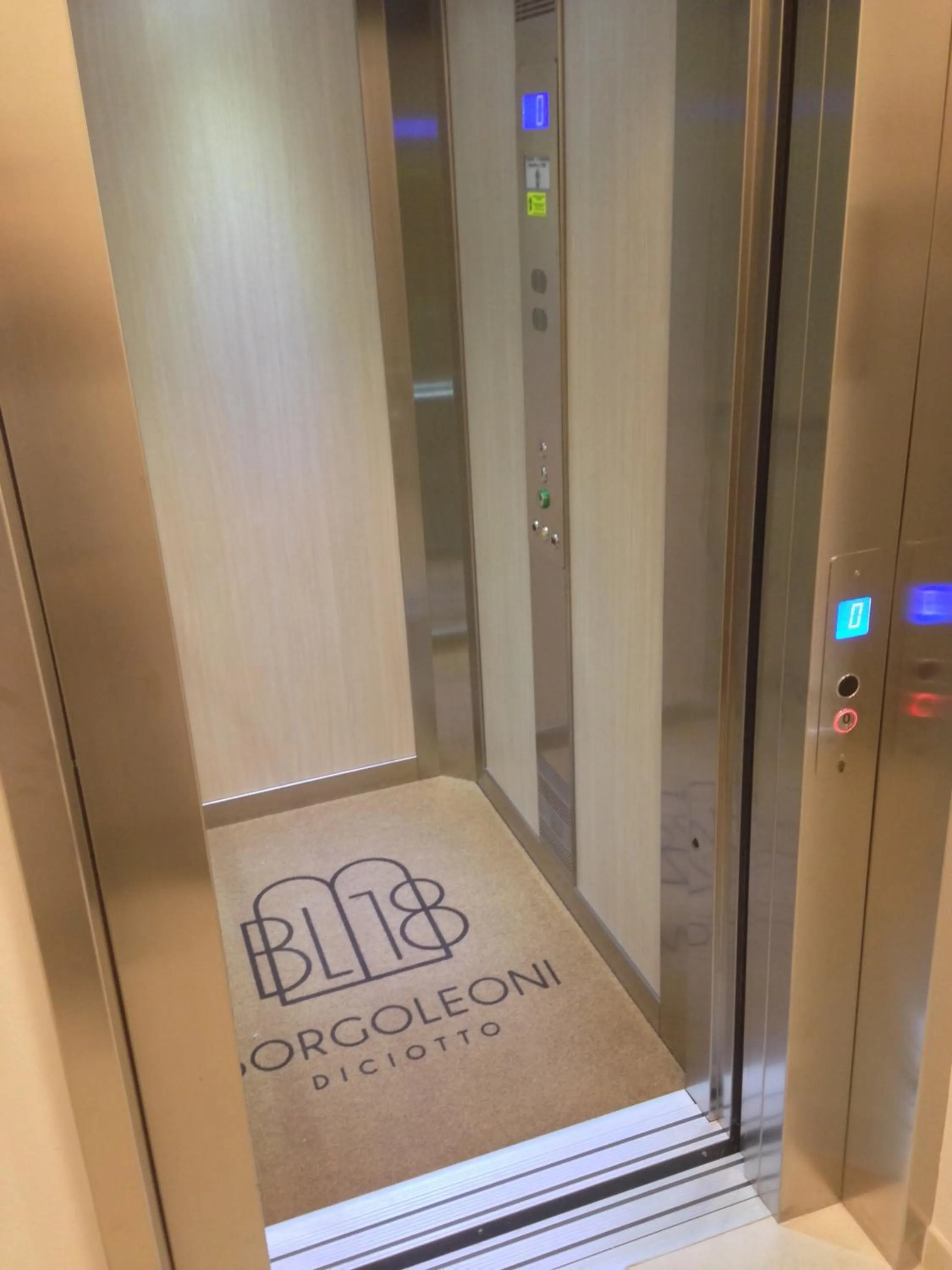 Decorative detail in Borgoleoni 18 - Room and Breakfast