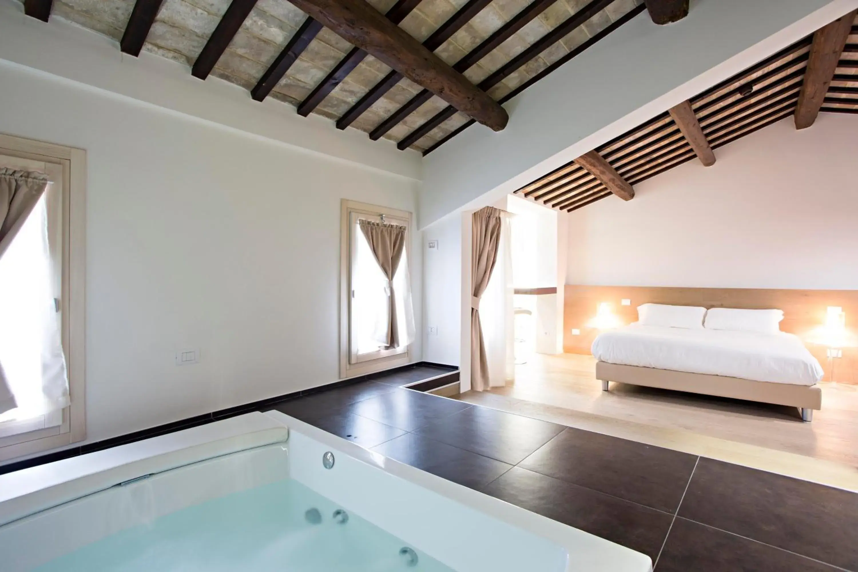 Suite with Spa Bath in Borgoleoni 18 - Room and Breakfast Suite with Spa Bath in Borgoleoni 18 - Room and Breakfast