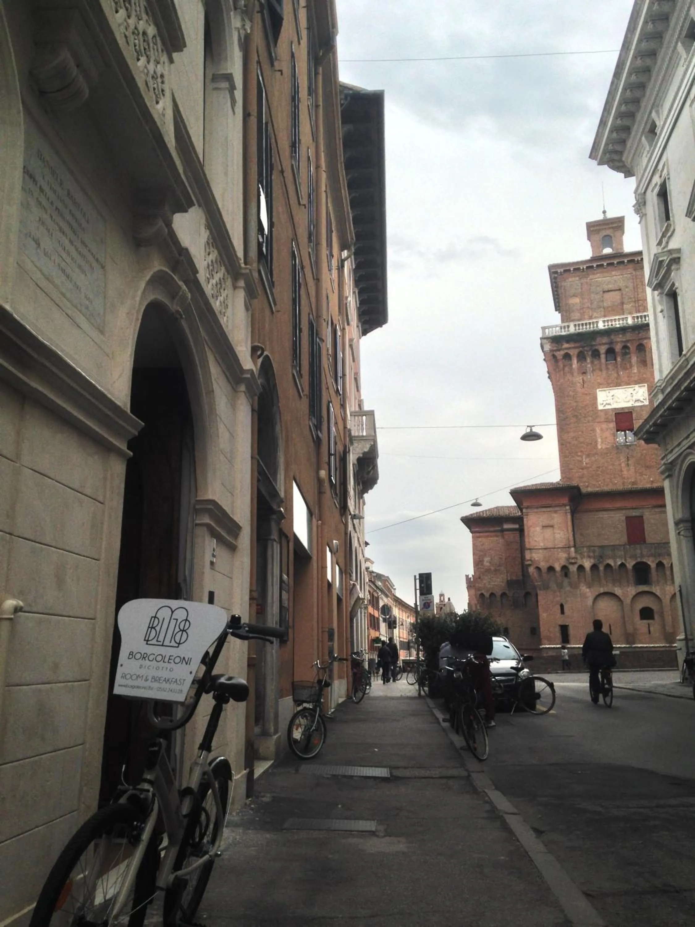 Facade/entrance in Borgoleoni 18 - Room and Breakfast